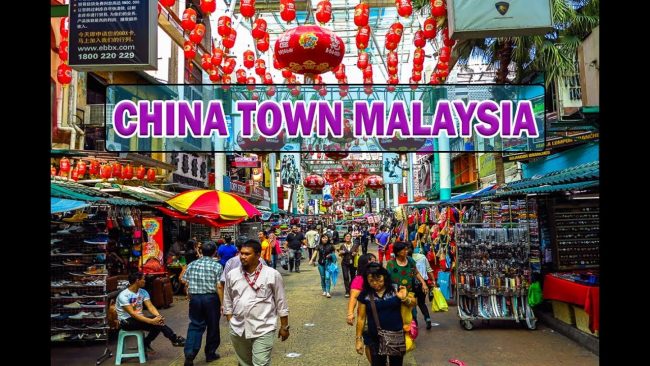 Chinatown Kuala Lumpur via Youtube, 1. Museum Kesenian Islam Malaysia, 2. Kuala Lumpur City Gallery, 3. Menara Kembar Petronas Malaysia, 4. Pusat Kota Kuala Lumpur (KLCC), 5. Bukit Bintang Walkway Malaysia (The Golden Triangle), 6. Jembatan Putrajaya Malaysia, 7. Taman Burung Kuala Lumpur, 8. Kuala Lumpur Convention Center, 9. Menara Kuala Lumpur (KL Tower), 10. Jalan Alor Malaysia, 11. National Mosque Malaysia (Masjid Negara), 12. Aquaria KLCC, 13. Sri Mahamariamman Malaysia, 14. Sultan Abdul Samad Building Malaysia, 15. Dataran Merdeka atau Merdeka Square Malaysia, 16. Berjaya Times Square Theme Park, 17. Masjid Jamek Malaysia, 18. Chinatown Kuala Lumpur, 19. Istana Negara Malaysia, 20. Berjaya Time Square Theme Park, 21. Batu Caves, 22. Lake Gardens (Taman Tasik Perdana), 23. Kuil Thean Hou, 24. Rumah Penghulu Abu Seman, 25. Lake Symphony – Kuala Lumpur, 26. Little India – Kuala Lumpur, 27. Railway Station and Administration Building, 28. District 21 Kuala Lumpur, 29. Petrosains Discovery Centre, 30. Kuala Lumpur National Zoo & Aquarium, 31. Wisata Religi Masjid Putrajaya, 32. Sunway Lagoon Theme Park, 33. Kuala Lumpur Forest Eco Park, 34. Istana Budaya, 35. Jalan Alor, 36. Pusat Sains Negara, 36. i-City Shah Alam, 37. Bukit Tabur, 38. Skytrex Adventure, 39. National Textile Museum, 40. Sin Sze Ya Temple, 42. Royal Malaysian Police Museum, 43. Kuala Lumpur Butterfly Park, 44. Pasar Seni, 45. Suria KLCC, 46. Taman Botani Perdana, 47. Genting Highlands, 48. Museum Negara Malaysia, 49. Taman KLCC, 50. Tugu Negara, 51. Bukit Nanas, 52. Planetarium Negara, 53. Istana Negara Kuala Lumpur, 54. Menara KL118, 55. Titiwangsa Lake Gardens, 56. Petronas Gallery, 57. KL Tower Mini Zoo, 58. KidZania Kuala Lumpur