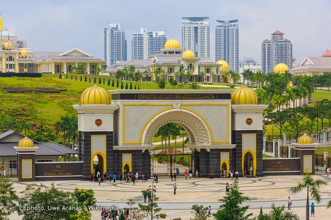 Istana Negara Malaysia via Wikimedia, 1. Museum Kesenian Islam Malaysia, 2. Kuala Lumpur City Gallery, 3. Menara Kembar Petronas Malaysia, 4. Pusat Kota Kuala Lumpur (KLCC), 5. Bukit Bintang Walkway Malaysia (The Golden Triangle), 6. Jembatan Putrajaya Malaysia, 7. Taman Burung Kuala Lumpur, 8. Kuala Lumpur Convention Center, 9. Menara Kuala Lumpur (KL Tower), 10. Jalan Alor Malaysia, 11. National Mosque Malaysia (Masjid Negara), 12. Aquaria KLCC, 13. Sri Mahamariamman Malaysia, 14. Sultan Abdul Samad Building Malaysia, 15. Dataran Merdeka atau Merdeka Square Malaysia, 16. Berjaya Times Square Theme Park, 17. Masjid Jamek Malaysia, 18. Chinatown Kuala Lumpur, 19. Istana Negara Malaysia, 20. Berjaya Time Square Theme Park, 21. Batu Caves, 22. Lake Gardens (Taman Tasik Perdana), 23. Kuil Thean Hou, 24. Rumah Penghulu Abu Seman, 25. Lake Symphony – Kuala Lumpur, 26. Little India – Kuala Lumpur, 27. Railway Station and Administration Building, 28. District 21 Kuala Lumpur, 29. Petrosains Discovery Centre, 30. Kuala Lumpur National Zoo & Aquarium, 31. Wisata Religi Masjid Putrajaya, 32. Sunway Lagoon Theme Park, 33. Kuala Lumpur Forest Eco Park, 34. Istana Budaya, 35. Jalan Alor, 36. Pusat Sains Negara, 36. i-City Shah Alam, 37. Bukit Tabur, 38. Skytrex Adventure, 39. National Textile Museum, 40. Sin Sze Ya Temple, 42. Royal Malaysian Police Museum, 43. Kuala Lumpur Butterfly Park, 44. Pasar Seni, 45. Suria KLCC, 46. Taman Botani Perdana, 47. Genting Highlands, 48. Museum Negara Malaysia, 49. Taman KLCC, 50. Tugu Negara, 51. Bukit Nanas, 52. Planetarium Negara, 53. Istana Negara Kuala Lumpur, 54. Menara KL118, 55. Titiwangsa Lake Gardens, 56. Petronas Gallery, 57. KL Tower Mini Zoo, 58. KidZania Kuala Lumpur