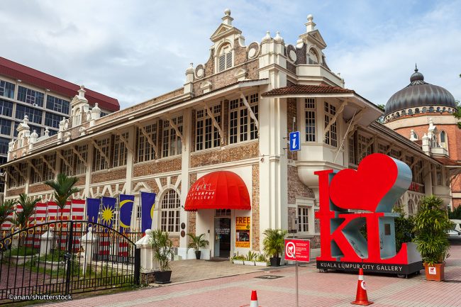 Kuala Lumpur City Gallery via Shutterstock, 1. Museum Kesenian Islam Malaysia, 2. Kuala Lumpur City Gallery, 3. Menara Kembar Petronas Malaysia, 4. Pusat Kota Kuala Lumpur (KLCC), 5. Bukit Bintang Walkway Malaysia (The Golden Triangle), 6. Jembatan Putrajaya Malaysia, 7. Taman Burung Kuala Lumpur, 8. Kuala Lumpur Convention Center, 9. Menara Kuala Lumpur (KL Tower), 10. Jalan Alor Malaysia, 11. National Mosque Malaysia (Masjid Negara), 12. Aquaria KLCC, 13. Sri Mahamariamman Malaysia, 14. Sultan Abdul Samad Building Malaysia, 15. Dataran Merdeka atau Merdeka Square Malaysia, 16. Berjaya Times Square Theme Park, 17. Masjid Jamek Malaysia, 18. Chinatown Kuala Lumpur, 19. Istana Negara Malaysia, 20. Berjaya Time Square Theme Park, 21. Batu Caves, 22. Lake Gardens (Taman Tasik Perdana), 23. Kuil Thean Hou, 24. Rumah Penghulu Abu Seman, 25. Lake Symphony – Kuala Lumpur, 26. Little India – Kuala Lumpur, 27. Railway Station and Administration Building, 28. District 21 Kuala Lumpur, 29. Petrosains Discovery Centre, 30. Kuala Lumpur National Zoo & Aquarium, 31. Wisata Religi Masjid Putrajaya, 32. Sunway Lagoon Theme Park, 33. Kuala Lumpur Forest Eco Park, 34. Istana Budaya, 35. Jalan Alor, 36. Pusat Sains Negara, 36. i-City Shah Alam, 37. Bukit Tabur, 38. Skytrex Adventure, 39. National Textile Museum, 40. Sin Sze Ya Temple, 42. Royal Malaysian Police Museum, 43. Kuala Lumpur Butterfly Park, 44. Pasar Seni, 45. Suria KLCC, 46. Taman Botani Perdana, 47. Genting Highlands, 48. Museum Negara Malaysia, 49. Taman KLCC, 50. Tugu Negara, 51. Bukit Nanas, 52. Planetarium Negara, 53. Istana Negara Kuala Lumpur, 54. Menara KL118, 55. Titiwangsa Lake Gardens, 56. Petronas Gallery, 57. KL Tower Mini Zoo, 58. KidZania Kuala Lumpur