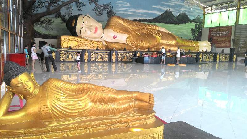 Patung Buddha Tidur via Okezone, 1. Tempat Wisata di Bogor – Kebun Raya Bogor, 2. Tempat Wisata di Bogor – Istana Bogor, 3. Tempat Wisata di Bogor – Taman Safari, 4. Tempat Wisata di Bogor – Situ Gede, 5. Tempat Wisata di Bogor – Tirta Sanita Ciseeng, 6. Tempat Wisata di Bogor – Taman Mekarsari, 7. Tempat Wisata di Bogor – Kampung Budaya Sindangbarang, 8. Tempat Wisata di Bogor – Museum Zoologi Bogor, 9. Tempat Wisata di Bogor – Warso Farm, 10. Tempat Wisata di Bogor – Air Panas Ciparay, 11. Tempat Wisata di Bogor – Marcopolo Adventure, 12. Tempat Wisata di Bogor – Museum Etnobotani, 13. Tempat Wisata di Bogor – Museum Pembela Tanah Air, 14. Tempat Wisata di Bogor – Prasasti Batu Tulis, 15. Tempat Wisata di Bogor – The Jungle Water Adventure, 16. Tempat Wisata di Bogor – The Highland Park Resort, 17. Kolam Renang ZamZam Tirta – Ciomas, 18. Tempat Wisata di Bogor – Taman Wisata Matahari, 19. Tempat Wisata di Bogor – Agro Gunung Mas, 20. Tempat Wisata di Bogor – Taman Riung Gunung, 21. Tempat Wisata di Bogor – Gunung Pancar, 22. Tempat Wisata di Bogor – Air Terjun Bidadari, 23. Tempat Wisata di Bogor – Jungle Land Adventure Theme Park, 24. Tempat Wisata di Bogor – Taman Budaya Sentul, 25. Water Boom Yasmin Sport Center, 26. Curug Cibaliung, 27. Curug Cibaliung Rumah Pohon & Jembatan Kayu Gantung Curug Ciherang Jonggol, 28. Penangkaran Rusa Giri Jaya Cariu Bogor, 29. Little Venice Kota Bunga Puncak Bogor, 30. Curug Lembah Pelangi, 31. Kebun Wisata Pasirmukti, 32. Hutan Cifor, 33. Patung Buddha Tidur, 34. Puncak Paragaya, 35. Wisata Alam Curug Cipamingkis, 36. Penangkaran Elang Loji, 37. Gunung Batu Jonggol, 38. Gunung Munara Rumpin, 39. Gunung Kapur Klapanunggal, 40. Pemandian Air Panas Gunung Peyek, 41. Curug Country, 42. Fly Indonesia Paragliding, 43. Cimory Riverside