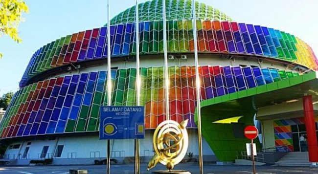 Pusat Sains Negara - Tempat Wisata di Kuala Lumpur, 1. Museum Kesenian Islam Malaysia, 2. Kuala Lumpur City Gallery, 3. Menara Kembar Petronas Malaysia, 4. Pusat Kota Kuala Lumpur (KLCC), 5. Bukit Bintang Walkway Malaysia (The Golden Triangle), 6. Jembatan Putrajaya Malaysia, 7. Taman Burung Kuala Lumpur, 8. Kuala Lumpur Convention Center, 9. Menara Kuala Lumpur (KL Tower), 10. Jalan Alor Malaysia, 11. National Mosque Malaysia (Masjid Negara), 12. Aquaria KLCC, 13. Sri Mahamariamman Malaysia, 14. Sultan Abdul Samad Building Malaysia, 15. Dataran Merdeka atau Merdeka Square Malaysia, 16. Berjaya Times Square Theme Park, 17. Masjid Jamek Malaysia, 18. Chinatown Kuala Lumpur, 19. Istana Negara Malaysia, 20. Berjaya Time Square Theme Park, 21. Batu Caves, 22. Lake Gardens (Taman Tasik Perdana), 23. Kuil Thean Hou, 24. Rumah Penghulu Abu Seman, 25. Lake Symphony – Kuala Lumpur, 26. Little India – Kuala Lumpur, 27. Railway Station and Administration Building, 28. District 21 Kuala Lumpur, 29. Petrosains Discovery Centre, 30. Kuala Lumpur National Zoo & Aquarium, 31. Wisata Religi Masjid Putrajaya, 32. Sunway Lagoon Theme Park, 33. Kuala Lumpur Forest Eco Park, 34. Istana Budaya, 35. Jalan Alor, 36. Pusat Sains Negara, 36. i-City Shah Alam, 37. Bukit Tabur, 38. Skytrex Adventure, 39. National Textile Museum, 40. Sin Sze Ya Temple, 42. Royal Malaysian Police Museum, 43. Kuala Lumpur Butterfly Park, 44. Pasar Seni, 45. Suria KLCC, 46. Taman Botani Perdana, 47. Genting Highlands, 48. Museum Negara Malaysia, 49. Taman KLCC, 50. Tugu Negara, 51. Bukit Nanas, 52. Planetarium Negara, 53. Istana Negara Kuala Lumpur, 54. Menara KL118, 55. Titiwangsa Lake Gardens, 56. Petronas Gallery, 57. KL Tower Mini Zoo, 58. KidZania Kuala Lumpur