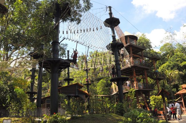 Tempat Wisata di Kuala Lumpur, 1. Museum Kesenian Islam Malaysia, 2. Kuala Lumpur City Gallery, 3. Menara Kembar Petronas Malaysia, 4. Pusat Kota Kuala Lumpur (KLCC), 5. Bukit Bintang Walkway Malaysia (The Golden Triangle), 6. Jembatan Putrajaya Malaysia, 7. Taman Burung Kuala Lumpur, 8. Kuala Lumpur Convention Center, 9. Menara Kuala Lumpur (KL Tower), 10. Jalan Alor Malaysia, 11. National Mosque Malaysia (Masjid Negara), 12. Aquaria KLCC, 13. Sri Mahamariamman Malaysia, 14. Sultan Abdul Samad Building Malaysia, 15. Dataran Merdeka atau Merdeka Square Malaysia, 16. Berjaya Times Square Theme Park, 17. Masjid Jamek Malaysia, 18. Chinatown Kuala Lumpur, 19. Istana Negara Malaysia, 20. Berjaya Time Square Theme Park, 21. Batu Caves, 22. Lake Gardens (Taman Tasik Perdana), 23. Kuil Thean Hou, 24. Rumah Penghulu Abu Seman, 25. Lake Symphony – Kuala Lumpur, 26. Little India – Kuala Lumpur, 27. Railway Station and Administration Building, 28. District 21 Kuala Lumpur, 29. Petrosains Discovery Centre, 30. Kuala Lumpur National Zoo & Aquarium, 31. Wisata Religi Masjid Putrajaya, 32. Sunway Lagoon Theme Park, 33. Kuala Lumpur Forest Eco Park, 34. Istana Budaya, 35. Jalan Alor, 36. Pusat Sains Negara, 36. i-City Shah Alam, 37. Bukit Tabur, 38. Skytrex Adventure, 39. National Textile Museum, 40. Sin Sze Ya Temple, 42. Royal Malaysian Police Museum, 43. Kuala Lumpur Butterfly Park, 44. Pasar Seni, 45. Suria KLCC, 46. Taman Botani Perdana, 47. Genting Highlands, 48. Museum Negara Malaysia, 49. Taman KLCC, 50. Tugu Negara, 51. Bukit Nanas, 52. Planetarium Negara, 53. Istana Negara Kuala Lumpur, 54. Menara KL118, 55. Titiwangsa Lake Gardens, 56. Petronas Gallery, 57. KL Tower Mini Zoo, 58. KidZania Kuala Lumpur