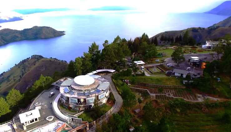 Simalem Resorta, 1. Tempat Wisata di Sumatera Utara – Danau Toba, 2. Air Terjun Telaga Dwi Warna Sibolangit, 3. Tempat Wisata di Sumatera Utara – Pulau Samosir, 4. Pantai Lagundri dan Pantai Sorake, 5. Tempat Wisata di Sumatera Utara – Air Terjun Sigura-gura, 6. Tempat Wisata di Sumatera Utara – Danau Siombak, 7. Tempat Wisata di Sumatera Utara – Bukit Gundaling, 8. Tempat Wisata di Sumatera Utara – Menara Air Tirtanadi, 9. Tempat Wisata di Sumatera Utara – Rumah Tjong A Fie, 10. Tempat Wisata di Sumatera Utara – Bukit Lawang, 11. Kampung Madras Medan /Kampung Keling, 12. Rahmat International Wildlife Museum & Gallery, 13. Tempat Wisata di Sumatera Utara – Gunung Sibayak, 14. Tempat Wisata di Sumatera Utara – Cagar Alam Sibolangit, 15. Tempat Wisata di Sumatera Utara – Danau Lau Kawar, 16. Tempat Wisata di Sumatera Utara – Taman Nasional Gunung Leuser, 17. Tempat Wisata di Sumatera Utara – Tangkahan, 18. Hillpark Sibolangit / Green Hill City, 19. Tempat Wisata di Sumatera Utara – Aek Sijorni, 20. Tempat Wisata di Sumatera Utara – Salju Panas Dolok Tinggi Raja, 21. Tempat Wisata di Sumatera Utara – Penangkaran Buaya Asam Kumbang, 22. Tempat Wisata di Sumatera Utara – Masjid Raya Medan, 23. Tempat Wisata di Sumatera Utara – Air Terjun Sipiso-piso, 24. Tempat Wisata di Sumatera Utara – Istana Maimun, 25. Tempat Wisata di Sumatera Utara – Danau Linting, 26. Tempat Wisata di Sumatera Utara – Maha Vihara Adhi Maitreya, 27. Tempat Wisata di Sumatera Utara – Pulau Nias, 28. Tempat Wisata di Sumatera Utara – Kota Tarutung, 29. Taman Wisata Rohani Salib Kasih, 30. Graha Santa Maria Annai Velangkanni, 31. Tempat Wisata di Sumatera Utara – Taman Alam Lumbini, 32. Pantai Cermin, 33. Pantai Gudang Garam, 34. Taman Mora Indah, 35. Hairos Waterpark, 36. Pantai Pondok Permai, 37. Arung Jeram Sungai Bingei, 38. Simalem Resort, 39. Menara Pandang Tele, 40. Merdeka Walk, 41. Museum Sumatera Utara, 42. Kampung Ladang Outbound, 43. Lihat Burung di Cemara Asri