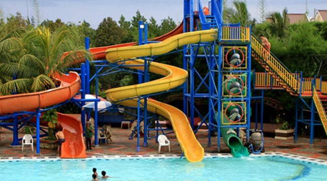 Water Boom Yasmin Sport Center, 1. Tempat Wisata di Bogor – Kebun Raya Bogor, 2. Tempat Wisata di Bogor – Istana Bogor, 3. Tempat Wisata di Bogor – Taman Safari, 4. Tempat Wisata di Bogor – Situ Gede, 5. Tempat Wisata di Bogor – Tirta Sanita Ciseeng, 6. Tempat Wisata di Bogor – Taman Mekarsari, 7. Tempat Wisata di Bogor – Kampung Budaya Sindangbarang, 8. Tempat Wisata di Bogor – Museum Zoologi Bogor, 9. Tempat Wisata di Bogor – Warso Farm, 10. Tempat Wisata di Bogor – Air Panas Ciparay, 11. Tempat Wisata di Bogor – Marcopolo Adventure, 12. Tempat Wisata di Bogor – Museum Etnobotani, 13. Tempat Wisata di Bogor – Museum Pembela Tanah Air, 14. Tempat Wisata di Bogor – Prasasti Batu Tulis, 15. Tempat Wisata di Bogor – The Jungle Water Adventure, 16. Tempat Wisata di Bogor – The Highland Park Resort, 17. Kolam Renang ZamZam Tirta – Ciomas, 18. Tempat Wisata di Bogor – Taman Wisata Matahari, 19. Tempat Wisata di Bogor – Agro Gunung Mas, 20. Tempat Wisata di Bogor – Taman Riung Gunung, 21. Tempat Wisata di Bogor – Gunung Pancar, 22. Tempat Wisata di Bogor – Air Terjun Bidadari, 23. Tempat Wisata di Bogor – Jungle Land Adventure Theme Park, 24. Tempat Wisata di Bogor – Taman Budaya Sentul, 25. Water Boom Yasmin Sport Center, 26. Curug Cibaliung, 27. Curug Cibaliung Rumah Pohon & Jembatan Kayu Gantung Curug Ciherang Jonggol, 28. Penangkaran Rusa Giri Jaya Cariu Bogor, 29. Little Venice Kota Bunga Puncak Bogor, 30. Curug Lembah Pelangi, 31. Kebun Wisata Pasirmukti, 32. Hutan Cifor, 33. Patung Buddha Tidur, 34. Puncak Paragaya, 35. Wisata Alam Curug Cipamingkis, 36. Penangkaran Elang Loji, 37. Gunung Batu Jonggol, 38. Gunung Munara Rumpin, 39. Gunung Kapur Klapanunggal, 40. Pemandian Air Panas Gunung Peyek, 41. Curug Country, 42. Fly Indonesia Paragliding, 43. Cimory Riverside