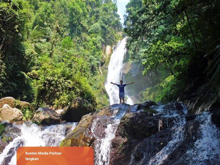 Air Terjun Lubuk Hitam via Kumparan
