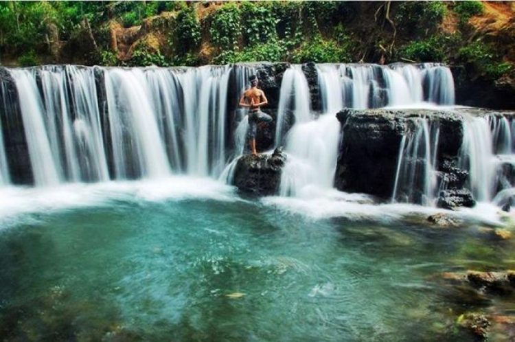 Air Terjun Sumber Salak, 1. Tempat Wisata Pantai Pasir Putih Malikan (Papuma) Jember, 2. Tempat Wisata Pantai Watu Ulo Jember, 3. Tempat Wisata Keluarga Pantai Bandealit di Jember, 4. Tempat Wisata Pantai Puger di Jember, 5. Obyek Wisata Keluarga Tiara Waterpark di Jember, 6. Objek Wisata Keluarga Pemandian Kebon Agung di Jember, 7. Tempat Wisata Edukasi Taman Botani Jember, 8. Wahana Liburan Seru Waterboom Niagara di Jember, 9. Destinasi Wisata Populer Kawasan Puncak Rembangan di Jember, 10. Tempat Wisata Alam Air Terjun Tancak di Jember, 11. Tujuan Wisata Keluarga Pemandian Patemon di Jember, 12. Tempat Wisata Sejarah Situs Duplang di Jember, 13. Obyek Wisata Pantai Paseban di Jember, 14. Obyek Wisata Pemandian Rembangan di Jember, 15. Obyek Wisata Menarik Loko Lori di Jember, 16. Tempat Wisata Alam Air Terjun Antrokan di Jember, 17. Kafe Kolong di Jember, 18. Obyek Wisata Bedadung di Jember (Sudah Tutup), 19. Wisata ke Perkebunan Teh Gunung Gambir di Jember, 20. Obyek Wisata Pemandian Oleng Sibutong di jember, 21. Kimo Swimming Pool, 22. Air Terjun Manggisan, 23. Air Terjun Sumber Salak, 24. Pantai Payangan, 25. Pantai Rowo Cangak, 26. Pantai Teluk Love, 27. Agrowisata Tembakau, 28. Wisata Agro Glantangan, 29. Dira Park, 30. Agrowisata Mumbul Garden Jember, 31. Taman Nasional Meru Betiri, 32. Museum Tembakau Jember, 33. Pabrik Kopi Gumitir Jember, 34. Pulau Nusa Barong Jember, 35. Agrowisata Kopi dan Kakao, 36. Air Terjun Watu Ombo, 37. Air Terjun Lereng Raung, 38. Air Terjun Sumber Salak, 39. Taman Galaxy, 40. Bukit SJ 88, 41. Air Terjun Mandigu, 42. Goa Jepang