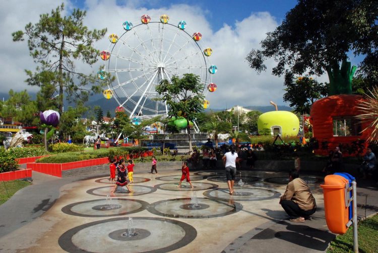 Alun-alun Kota Batu via Batikimono, 1. Wisata Pantai Batu Bengkung Malang, 2. Wisata Batu Night Spectacular (BNS) Malang, 3. Wisata Jatim Park 1, 4. Wahana Wisata Jatim Park 2 Malang, 5. Alun-alun kota Malang, 6. Wisata Petik Apel Malang, 7. Masjid Tiban Malang, 8. Wisata Alam Air Terjun Coban Rondo Malang, 9. Wahana Wisata Eco Green Park Malang, 10. Wisata Museum Angkut Malang, 11. Wisata Pulau Sempu Malang, 12. Wisata Pantai Balekambang Malang, 13. Objek Wisata Bendungan Karangkates Malang, 14. Wahana Wisata Wendit Water Park Malang, 15. Tempat wisata Alam Selecta Malang, 16. Objek Wisata Agrowisata Wonosari Malang, 17. Wahana Wisata Taman Rekreasi Sengkaling Malang, 18. Wisata Kuliner dan Edukasi di Inggil Museum Resto Malang, 19. Wisata Alam Menikmati Kecantikan Alam Ala Omah kayu Malang, 20. Objek Wisata Uji Adrenalin Wisata Paralayang Malang, 21. Wisata Alam 7 Air Terjun Sumber Pitu Malang, 22. Berwisata Menikmati Keperawanan Pantai Sipelot Malang, 23. Tempat Wisata Edukasi Museum Kesehatan Jiwa Malang, 24. Wisata Alam Sumber Air Krabyakan Malang, 25. Wisata Pantai Ngliyep nan Indah di Malang, 26. Wisata Sejarah di Museum D’Topeng Malang, 27. Objek Wisata Panen Madu di Agro Tawon Rimba Raya Malang, 28. Wisata Sejarah Gerbong Maut di Museum Brawijaya Malang, 29. Wisata Edukasi Museum Malang Tempo Doeloe, 30. Objek Wisata Pemandian Air Panas Cangar Batu Malang, 31. Objek Wisata Secret zoo Kebun Binatang Batu Malang, 32. Tempat Wisata Kuliner Es Krim Legendaris di Toko Oen Malang, 33. Mata Air Sumber Sirah, 34. Coban Nirwana atau Coban Mbok Karimah, 35. Pemandian Kalireco Lawang, 36. Teluk Bidadari, 37. Banyu Anjlok, 38. Wisata Tubing Wringinanom, 39. Coban Tundo, 40. Pantai Kedung Celeng, 41. Air Terjun Coban Pelangi, 42. Gua Lo Bangi, 43. Ndayung Rafting, 44. Waduk Selorejo Malang, 45. Pantai Tiga Warna Malang, 46. Teluk Kletekan Malang, 47. Pantai Lenggoksono Malang, 48. Pantai Bajul Mati Malang, 49. Jawa Timur Park 3, 50. Kampung Warna Warni Jodipan, 51. Candi Badut, 51. Sumber Jenon, 52. Wisata Pujon Kidul, 53. Pantai Sendang Biru, 54. Hawai Waterpark, 55. Pura Luhur Giri Arjuno, 56. Museum Tubuh, 57. Kusuma Waterpark, 58. Candi Songgoriti, 59. Taman Singha Merjosari, 60. Taman Kelinci, 61. Candi Singosari, 62. Pura Luhur Giri Arjuno, 63. Masjid Agung Malang, 64. Masjid Annur Batu, 65. Coban Rais, 66. River Tubing di Sungai Amprong, 67. Sumber Maron, 68. Coban Jahe, 69. Coban Talun, 70. Coban Parang Tejo, 71. Coban Gintung, 72. Coban Sewu, 73. Coban Putri, 74. Rafting Kaliwatu, 75. Sumber Taman, 76. Bukit Bulu, 77. De Tjangkul Batu, 78. Taman Labirin Coban Rondo, 79. Bukit Binglis, 80. Bukit Cinta, 81. Bukit Bintang, 82. Bukit Teletubbies, 83. Bukit Asmoro, 84. Bukit Budug Asu, 85. Pantai Banyu Meneng, 86. Pantai Selok, 87. Pantai Sendiki, 88. Pantai Goa Cina, 89. Pantai Sendang Biru, 90. Pantai Watu Leter, 91. Pantai Wedi Awu, 92. Pantai Jonggring Saloko, 93. Pantai Wedi Putih, 94. Pantai Bangsong, 95. Pantai Teluk Asmoro, 96. Pantai Telok, 97. Pantai Parang Dowo, 98. Pantai Jolangkung, 99. Pantai Tomen