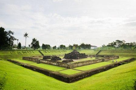Berwisata ke Peninggalan Peradaban Hindu Kuno di Candi Sambisari, 1. Wisata Candi Prambanan, 2. Wisata Air Terjun Sri Gethuk, 3. Curug Indah Tegalrejo, 4. Pasar Beringharjo, 5. Sindu Kusuma Edupark (SKE), 6. Tugu Jogja, 7. Museum Benteng Vredeburg, 8. Taman Pintar Yogyakarta, 9. Gumuk Pasir Parangkusumo, 10. The Lost World Castle, 11. Wisata Istana Ratu Boko, 12. Pantai Pok Tunggal, 13. Pantai Parangtritis, 14. Pantai Baron, 15. Pantai Siung, 16. Pabrik Gula Madukismo, 17. Museum Mini Sisa Hartaku, 18. Museum Affandi, 19. Museum Sonobudoyo Siung, 20. Wisata Kotagede , 21. Keraton Ngayogyakarta Hadiningrat, 22. Kebun Binatang Gembira Loka, 23. Jalan Malioboro, 24. Kampung Wisata Taman Sari, 25. Hutan Pinus Mangunan, 26. Kebun Buah Mangunan Jogja, 27. Pantai Timang, 28. Wisata Goa Selarong, 29. Wisata Alam Kalibiru, 30. Cave Tubing di Goa Pindul, 31. Candi Sambisari, 32. Wisata Candi Plaosan, 33. “Cahaya Surga” di Gua Jomblang, 34. Bukit Parang Endog, 35. Bukit Bintang Jogja, 36. Pantai Indrayanti, 37. Pantai Jogan, 38. Pantai Sundak, 39. Pantai Krakal, 40. Goa Gelatik, 41. Cave Tubing Kalisuci, 42. Pantai Sadranan, 43. The World Landmarks Merapi Park, 44. Transmart Carrefour Maguwo, 45. Pantai Nglambor , 46. Jogja Bay Waterpark (Tutup Sementara), 47. Kebun Teh Nglinggo Jogja, 48. Tebing Breksi, 49. Wisata Hutan Mangrove Wana Tirta, 50. Taman Nasional Gunung Merapi, 51. Jurang Tembelan, 52. Gunung Api Purba Nglanggeran, 53. Candi Ijo D.I. Yogyakarta, 54. Alun-alun Kidul, Jogja, 55. Taman Pelangi Monjali, 56. Jalan Prawirotaman, 57. Titik Nol Yogyakarta, 58. Taman Budaya Yogyakarta, 59. Ekowisata Sungai Mudal, 60. Pojok Beteng, 61. HeHa Sky View, 62. HeHa Ocean View, 63. Tumpeng Menoreh, 64. Rumah Jembarati (Tutup), 65. Studio Alam Glampong, 66. Bukit Panguk Kediwung, 67. Curug Pulosari, 68. Seribu Batu Songgo Langit, 69. Embung Langensari, 70. Pantai Ngrawe (MESRA)