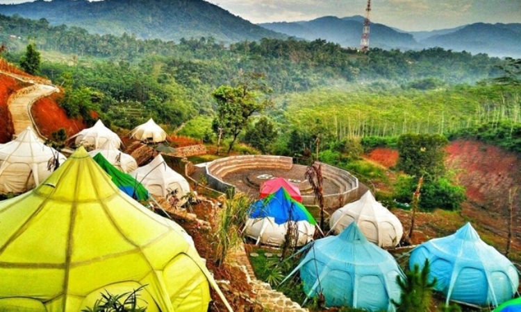 Bravo Adventure, 1. Wisata Pantai Cibangban, 2. Objek Wisata Goa Buniayu, 3. Tempat Wisata Pantai Ujung Genteng Sukabumi, 4. Wisata Pantai Cimaja, 5. Tempat Wisata Taman Rekreasi Selabintana Sukabumi, 6. Situ Gunung Sukabumi, 7. Kawah Ratu Sukabumi, 8. Rafting di Sungai Citarik, 9. Berwisata ke Kampung Ciptagelar Sukabumi, 10. Objek Wisata Arung Jeram Sungai Cicatih, 11. Tempat Wisata Geopark Ciletuh Sukabumi, 12. Tempat Wisata Situ Sukarame di Sukabumi, 13. Curug Sawer Sukabumi, 14. Wana Wisata Cipelang, Wisata Alam Pegunungan Sukabumi, 15. Objek wisata Pondok Halimun Sukabumi, 16. Objek Wisata Megalitik Cengkuk Sukabumi, 17. Objek Wisata Sumber Air Panas Cikundul Sukabumi, 18. Penangkaran Penyu Hijau di Pantai Pangumbahan, 19. Objek Wisata Alam Curug Cibeureum Sukabumi, 20. Tebing Panenjoan, 21. Objek Wisata Curug Cimarinjung Sukabumi, 22. Liburan ke Pantai Citepus Sukabumi, 23. Pantai Cikembang Sukabumi, 24. Curug Sentral Kebandungan, 25. Pantai Cipanarikan Sukabumi, 26. Pantai Amanda Ratu, 27. Bukit Karang Numpang, 28. Ryzzy Azzahra Waterpark, 29. Waterboom Nagrak, 30. Liburan ke Pantai Cibongkok Sukabumi, 31. Berwisata ke Pantai Ombak Tujuh Sukabumi, 32. Liburan Seru ke Pantai Cibuaya Sukabumi, 33. Rekreasi ke Pantai Karang Hawu Sukabumi, 34. Liburan yang Asyik ke Curug Awang Sukabumi, 35. Objek wisata Curug Cikaso Sukambumi, 36. Liburan Seru ke Curug Cigangsa Sukabumi, 37. Mengunjungi Curug Sentral Kabandungan nan Eksotis, 38. Nyebur ke Curug Sodong yang Adem, 39. Wisata Seru ke Curug Bibijilan Sukabumi, 40. Mengintip Curug Cirajeg yang Tersembunyi, 41. Curug Gentong nan cantik dan menawan, 42. Melihat Keindahan Danau Batu Bacan Sukabumi, 43. Berendam di Pemandian Air Panas Cisolok, 44. Gua Lalay Sukabumi Jawa Barat, 45. Taman Nasional Gunung Halimun Salak Sukabumi, 46. Taman Rekreasi Danau Lido Sukabumi, 47. Pantai Cicaladi, 48. Halimun Adventure Journey, 49. Rumah Fantasi, 50. Bravo Adventure, 51. Karang Aji Beach Villa, 52. Bukit Sabak, 53. Sabana Puncak Pilar, 54. Santa Sea Waterpark, 55. Jembatan Situ Gunung, 56. Geyser Cisolok, 57. Karang Para, 58. Curug Caweni, 59. Wisata Bukit Baros, 60. Camp Bravo, 61. Puncak Peuyeum, 62. Curug Cikanteh Sukabumi