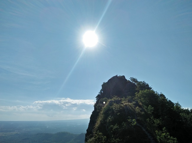 Bukit Cumbri, Wonogiri, 1. Grojogan Sewu Tawangmangu, 2. Pandawa Water World Solo Baru, 3. Taman Balekambang, 4. Keraton Surakarta, 5. Wisata Tugu Lilin di Solo , 6. Air Terjun Jumog, 7. Taman Sriwedari, 8. Kampoeng Batik Kauman, 9. Pasar Klewer, 10. Tempat Wisata di Solo – Museum Manusia Purba Sangiran, 11. Tempat Wisata di Solo – Pura Mangkunegaran, 12. Monumen Pers, 13. Galabo Solo, 14. Tempat Wisata di Solo – Kebun Binatang Taru Jurug, 15. Ngarsopuro Night Market Solo, 16. Alun-Alun Kidul Surakarta, 17. Tempat Wisata di Solo – Dalem Kalitan, 18. Tempat Wisata di Solo – Taman Cerdas, 19. Masjid Al-Wustho Mangkunegaran, 20. Bendungan Karet Tirtonadi, 21. The Heritage Palace, 22. Lokananta Recording Audio & Video Cassette, 23. Trans Studio Mini Solo, 24. Museum Batik Danar Hadi, 25. Loji Gandrung, 26. Museum Radya Pustaka, 27. Pasar Antik Triwindu, 28. Benteng Vastenburg Fort, 29. Agrowisata Amanah, Karanganyar, 30. Agrowisata Sondokoro, Karanganyar, 31. Bukit Hope, Karanganyar (Tutup), 32. Bumi Perkemahan Sekipan, Karanganyar, 33. Candi Cetho, Karanganyar, 34. Candi Sukuh, Karanganyar, 35. Edupark Intan Pari, Karanganyar, 36. Kebun Strawberry, Karanganyar, 37. Paralayang Segoro Gunung, Karanganyar, 38. Rumah Pohon Banyu Anyep (Tutup), 39. Taman Bintang Kemuning, Ngargoyoso, Karanganyar, 40. Telaga Madirda, Karanganyar, 41. Bukit Cumbri, Wonogiri, 42. Gantole Wonogiri, 43. Batu Seribu, Sukoharjo, 44. Bendungan Colo, Sukoharjo, 45. Gardu Pandang Bukit Batur Suroteleng, 46. Bukit Gancik, 47. Tretes Taman Tani (Tutup), 48. De Tjolomadoe, 49. Rumah Atsiri Indonesia, 50. Pantai Karang Payung, 51. Tumurun Private Museum, 52. River Moon Pusur, 53. Museum R Hamong Wardoyo, 54. Sepur Kluthuk Jaladara, 55. Koridor Singosaren, 56. Ndalem Gondosuli, 57. Grojogan Selondo, 58. Taman Hutan Rakyat Ngargoyoso, 59. Candi Plaosan, 60. Umbul Ponggok, 61. Umbul Cokro Tulung, 62. Omah Jungkir, 63. Telaga Biru, 64. Randubang, 65. Pasar Gede Hardjonagoro, 66. Solo Grand Mall, 67. Pusat Grosir Solo, 68. Taman Bunga Bono, Klaten, 69. Umbul Kapilaler, Klaten, 70. Bukit Gancik, Selo, Boyolali, 71. Lembah Gunung Madu, Boyolali, 72. Objek Wisata Tlatar, Boyolali, 73. Obyek Wisata Air Cokro, 74. Museum Samanhudi, 75. Air Terjun Parang Ijo, 76. Museum Keris, 77. Vihara Dhamma Sundara