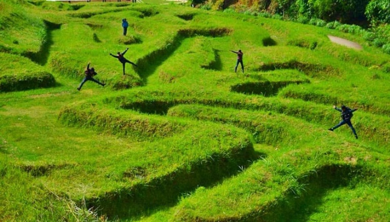 Bukit Labyrinth Ganesha H Equestrian, 1. Gunung Tangkuban Perahu, 2. Trans Studio Bandung, 3. Wisata Kawah Putih Ciwidey, 4. Curug Dago di Bandung, 5. Wisata Belanja Pasar Baru di Bandung, 6. Wisata Edukasi Observatorium Bosscha di Bandung, 7. Wisata Alam Danau Situ Patenggang di Bandung, 8. Wisata Air Panas Ciater, 9. Wisata Kampung Gajah di Bandung (Tutup Permanen), 10. Tempat Wisata Kebun Binatang di Bandung, 11. Wisata Rumah Mode Bandung, 12. Wisata Seni Saung Angklung Udjo Di Bandung, 13. Wisata Edukasi Museum Geologi Bandung, 14. Paskal Food Market, 15. Rumah Strawberry Ciwidey, 16. Cihampelas Walk, 17. Museum Konferensi Asia Afrika, 18. Museum Sri Baduga Bandung, 19. Taman Lalu Lintas Ade Irma Suryani, 20. Kolam Renang Karang Setra, 21. Taman Wisata Alam Maribaya, 22. Kawasan Punclut Bandung Utara, 23. Kebun Bunga Cihideung, 24. Tempat Wisata De’Ranch, 25. Wisata Kuliner Floating Market, 26. Perkebunan Teh Rancabali, 27. Wisata Air Panas Ciwalini, 28. Wisata Bumi Perkemahan Ranca Upas, 29. Little Seoul Bandung, 30. Dusun Bambu Lembang, 31. Taman Hutan Raya Ir Djuanda, 32. Curug Upas, 33. Ciwidey Valley Resort, 34. Sendang Kahuripan, 35. Situ Cileunca, 36. Taman Balai Kota, 37. Gunung Puntang, 38. Stone Garden, 39. Chinatown Bandung, 40. Bird Pavilion, 41. Curug Malela, 42. Tebing Keraton, 43. Puncak Bintang, 44. Amazing Art World, 45. Street Gourmet, 46. Curug Cimahi, 47. Tafso Barn, 48. Sanghyang Heuleut, 49. The Great Asia Afrika, 50. Tebing Citatah, 51. Jalan Braga, 52. D’Dieuland, 53. Jembatan Kereta Api Cikudapateuh Ciwidey, 54. Upside Down World Bandung, 55. Orchid Forest Cikole, 56. Kebun Teh Sukawana, 57. Kampoeng Tulip, 58. Kampung Pasir Ipis, 59. Kebun Bunga Begonia, 60. Wisata Grafika Cikole, 61. Pine Forest Camp Lembang, 62. The Lodge Maribaya, 63. Farm House Susu Lembang, 64. Glamping Lakeside, 65. Curug Keraton Cibodas, 66. Curug Layung Lembang, 67. Curug Tilu Leuwi Opat, 68. Jendela Alam, 69. Ciwangun Indah Camp (CIC) Lembang, 70. Taman Miniatur Kereta Api, 71. Lereng Anteng Panoramic Coffee, 72. Gunung Putri Lembang, 73. Kawasan Berkuda Ganesha H Equestrian, 74. Bukit Labyrinth Ganesha H Equestrian, 75. Bukit Pangjebolan Lembang, 76. Argowisata Kawah Rengganis, 77. Pemandian Air Panas Ciwalini, 78. Curug Cipanji Bandung, 79. Wisata Air Curug Tilu, 80. Bukit Jamur Rancabolang Ciwidey, 81. Barusen Hills, 82. Kampung Cai Rancaupas, 83. Bumi Perkemahan Ranca Cangkuang, 84. Cimanggu Hot Spring & Cottage, 85. Taman Kelinci Ciwidey, 86. Danau eMTe Highland Resort, 87. Green Hill Park TWA Cimanggu