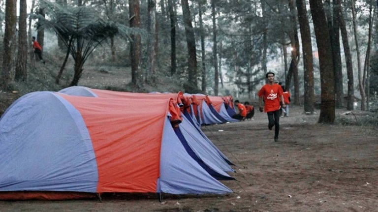 Ciwangun Indah Camp (CIC) Lembang, 1. Gunung Tangkuban Perahu, 2. Trans Studio Bandung, 3. Wisata Kawah Putih Ciwidey, 4. Curug Dago di Bandung, 5. Wisata Belanja Pasar Baru di Bandung, 6. Wisata Edukasi Observatorium Bosscha di Bandung, 7. Wisata Alam Danau Situ Patenggang di Bandung, 8. Wisata Air Panas Ciater, 9. Wisata Kampung Gajah di Bandung (Tutup Permanen), 10. Tempat Wisata Kebun Binatang di Bandung, 11. Wisata Rumah Mode Bandung, 12. Wisata Seni Saung Angklung Udjo Di Bandung, 13. Wisata Edukasi Museum Geologi Bandung, 14. Paskal Food Market, 15. Rumah Strawberry Ciwidey, 16. Cihampelas Walk, 17. Museum Konferensi Asia Afrika, 18. Museum Sri Baduga Bandung, 19. Taman Lalu Lintas Ade Irma Suryani, 20. Kolam Renang Karang Setra, 21. Taman Wisata Alam Maribaya, 22. Kawasan Punclut Bandung Utara, 23. Kebun Bunga Cihideung, 24. Tempat Wisata De’Ranch, 25. Wisata Kuliner Floating Market, 26. Perkebunan Teh Rancabali, 27. Wisata Air Panas Ciwalini, 28. Wisata Bumi Perkemahan Ranca Upas, 29. Little Seoul Bandung, 30. Dusun Bambu Lembang, 31. Taman Hutan Raya Ir Djuanda, 32. Curug Upas, 33. Ciwidey Valley Resort, 34. Sendang Kahuripan, 35. Situ Cileunca, 36. Taman Balai Kota, 37. Gunung Puntang, 38. Stone Garden, 39. Chinatown Bandung, 40. Bird Pavilion, 41. Curug Malela, 42. Tebing Keraton, 43. Puncak Bintang, 44. Amazing Art World, 45. Street Gourmet, 46. Curug Cimahi, 47. Tafso Barn, 48. Sanghyang Heuleut, 49. The Great Asia Afrika, 50. Tebing Citatah, 51. Jalan Braga, 52. D’Dieuland, 53. Jembatan Kereta Api Cikudapateuh Ciwidey, 54. Upside Down World Bandung, 55. Orchid Forest Cikole, 56. Kebun Teh Sukawana, 57. Kampoeng Tulip, 58. Kampung Pasir Ipis, 59. Kebun Bunga Begonia, 60. Wisata Grafika Cikole, 61. Pine Forest Camp Lembang, 62. The Lodge Maribaya, 63. Farm House Susu Lembang, 64. Glamping Lakeside, 65. Curug Keraton Cibodas, 66. Curug Layung Lembang, 67. Curug Tilu Leuwi Opat, 68. Jendela Alam, 69. Ciwangun Indah Camp (CIC) Lembang, 70. Taman Miniatur Kereta Api, 71. Lereng Anteng Panoramic Coffee, 72. Gunung Putri Lembang, 73. Kawasan Berkuda Ganesha H Equestrian, 74. Bukit Labyrinth Ganesha H Equestrian, 75. Bukit Pangjebolan Lembang, 76. Argowisata Kawah Rengganis, 77. Pemandian Air Panas Ciwalini, 78. Curug Cipanji Bandung, 79. Wisata Air Curug Tilu, 80. Bukit Jamur Rancabolang Ciwidey, 81. Barusen Hills, 82. Kampung Cai Rancaupas, 83. Bumi Perkemahan Ranca Cangkuang, 84. Cimanggu Hot Spring & Cottage, 85. Taman Kelinci Ciwidey, 86. Danau eMTe Highland Resort, 87. Green Hill Park TWA Cimanggu