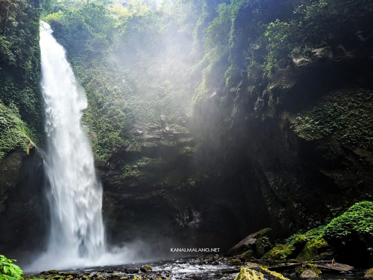 Coban Cinde via Kanalmalang, 1. Wisata Pantai Batu Bengkung Malang, 2. Wisata Batu Night Spectacular (BNS) Malang, 3. Wisata Jatim Park 1, 4. Wahana Wisata Jatim Park 2 Malang, 5. Alun-alun kota Malang, 6. Wisata Petik Apel Malang, 7. Masjid Tiban Malang, 8. Wisata Alam Air Terjun Coban Rondo Malang, 9. Wahana Wisata Eco Green Park Malang, 10. Wisata Museum Angkut Malang, 11. Wisata Pulau Sempu Malang, 12. Wisata Pantai Balekambang Malang, 13. Objek Wisata Bendungan Karangkates Malang, 14. Wahana Wisata Wendit Water Park Malang, 15. Tempat wisata Alam Selecta Malang, 16. Objek Wisata Agrowisata Wonosari Malang, 17. Wahana Wisata Taman Rekreasi Sengkaling Malang, 18. Wisata Kuliner dan Edukasi di Inggil Museum Resto Malang, 19. Wisata Alam Menikmati Kecantikan Alam Ala Omah kayu Malang, 20. Objek Wisata Uji Adrenalin Wisata Paralayang Malang, 21. Wisata Alam 7 Air Terjun Sumber Pitu Malang, 22. Berwisata Menikmati Keperawanan Pantai Sipelot Malang, 23. Tempat Wisata Edukasi Museum Kesehatan Jiwa Malang, 24. Wisata Alam Sumber Air Krabyakan Malang, 25. Wisata Pantai Ngliyep nan Indah di Malang, 26. Wisata Sejarah di Museum D’Topeng Malang, 27. Objek Wisata Panen Madu di Agro Tawon Rimba Raya Malang, 28. Wisata Sejarah Gerbong Maut di Museum Brawijaya Malang, 29. Wisata Edukasi Museum Malang Tempo Doeloe, 30. Objek Wisata Pemandian Air Panas Cangar Batu Malang, 31. Objek Wisata Secret zoo Kebun Binatang Batu Malang, 32. Tempat Wisata Kuliner Es Krim Legendaris di Toko Oen Malang, 33. Mata Air Sumber Sirah, 34. Coban Nirwana atau Coban Mbok Karimah, 35. Pemandian Kalireco Lawang, 36. Teluk Bidadari, 37. Banyu Anjlok, 38. Wisata Tubing Wringinanom, 39. Coban Tundo, 40. Pantai Kedung Celeng, 41. Air Terjun Coban Pelangi, 42. Gua Lo Bangi, 43. Ndayung Rafting, 44. Waduk Selorejo Malang, 45. Pantai Tiga Warna Malang, 46. Teluk Kletekan Malang, 47. Pantai Lenggoksono Malang, 48. Pantai Bajul Mati Malang, 49. Jawa Timur Park 3, 50. Kampung Warna Warni Jodipan, 51. Candi Badut, 51. Sumber Jenon, 52. Wisata Pujon Kidul, 53. Pantai Sendang Biru, 54. Hawai Waterpark, 55. Pura Luhur Giri Arjuno, 56. Museum Tubuh, 57. Kusuma Waterpark, 58. Candi Songgoriti, 59. Taman Singha Merjosari, 60. Taman Kelinci, 61. Candi Singosari, 62. Pura Luhur Giri Arjuno, 63. Masjid Agung Malang, 64. Masjid Annur Batu, 65. Coban Rais, 66. River Tubing di Sungai Amprong, 67. Sumber Maron, 68. Coban Jahe, 69. Coban Talun, 70. Coban Parang Tejo, 71. Coban Gintung, 72. Coban Sewu, 73. Coban Putri, 74. Rafting Kaliwatu, 75. Sumber Taman, 76. Bukit Bulu, 77. De Tjangkul Batu, 78. Taman Labirin Coban Rondo, 79. Bukit Binglis, 80. Bukit Cinta, 81. Bukit Bintang, 82. Bukit Teletubbies, 83. Bukit Asmoro, 84. Bukit Budug Asu, 85. Pantai Banyu Meneng, 86. Pantai Selok, 87. Pantai Sendiki, 88. Pantai Goa Cina, 89. Pantai Sendang Biru, 90. Pantai Watu Leter, 91. Pantai Wedi Awu, 92. Pantai Jonggring Saloko, 93. Pantai Wedi Putih, 94. Pantai Bangsong, 95. Pantai Teluk Asmoro, 96. Pantai Telok, 97. Pantai Parang Dowo, 98. Pantai Jolangkung, 99. Pantai Tomen