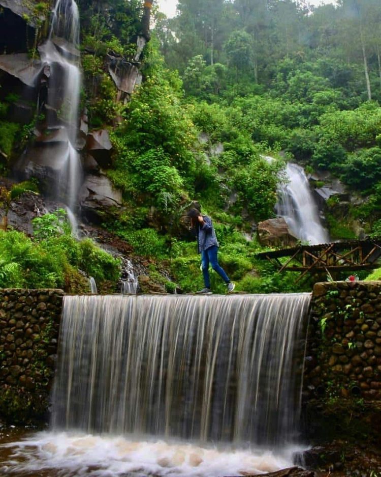 Coban Putri via IG @hida_azka, 1. Wisata Pantai Batu Bengkung Malang, 2. Wisata Batu Night Spectacular (BNS) Malang, 3. Wisata Jatim Park 1, 4. Wahana Wisata Jatim Park 2 Malang, 5. Alun-alun kota Malang, 6. Wisata Petik Apel Malang, 7. Masjid Tiban Malang, 8. Wisata Alam Air Terjun Coban Rondo Malang, 9. Wahana Wisata Eco Green Park Malang, 10. Wisata Museum Angkut Malang, 11. Wisata Pulau Sempu Malang, 12. Wisata Pantai Balekambang Malang, 13. Objek Wisata Bendungan Karangkates Malang, 14. Wahana Wisata Wendit Water Park Malang, 15. Tempat wisata Alam Selecta Malang, 16. Objek Wisata Agrowisata Wonosari Malang, 17. Wahana Wisata Taman Rekreasi Sengkaling Malang, 18. Wisata Kuliner dan Edukasi di Inggil Museum Resto Malang, 19. Wisata Alam Menikmati Kecantikan Alam Ala Omah kayu Malang, 20. Objek Wisata Uji Adrenalin Wisata Paralayang Malang, 21. Wisata Alam 7 Air Terjun Sumber Pitu Malang, 22. Berwisata Menikmati Keperawanan Pantai Sipelot Malang, 23. Tempat Wisata Edukasi Museum Kesehatan Jiwa Malang, 24. Wisata Alam Sumber Air Krabyakan Malang, 25. Wisata Pantai Ngliyep nan Indah di Malang, 26. Wisata Sejarah di Museum D’Topeng Malang, 27. Objek Wisata Panen Madu di Agro Tawon Rimba Raya Malang, 28. Wisata Sejarah Gerbong Maut di Museum Brawijaya Malang, 29. Wisata Edukasi Museum Malang Tempo Doeloe, 30. Objek Wisata Pemandian Air Panas Cangar Batu Malang, 31. Objek Wisata Secret zoo Kebun Binatang Batu Malang, 32. Tempat Wisata Kuliner Es Krim Legendaris di Toko Oen Malang, 33. Mata Air Sumber Sirah, 34. Coban Nirwana atau Coban Mbok Karimah, 35. Pemandian Kalireco Lawang, 36. Teluk Bidadari, 37. Banyu Anjlok, 38. Wisata Tubing Wringinanom, 39. Coban Tundo, 40. Pantai Kedung Celeng, 41. Air Terjun Coban Pelangi, 42. Gua Lo Bangi, 43. Ndayung Rafting, 44. Waduk Selorejo Malang, 45. Pantai Tiga Warna Malang, 46. Teluk Kletekan Malang, 47. Pantai Lenggoksono Malang, 48. Pantai Bajul Mati Malang, 49. Jawa Timur Park 3, 50. Kampung Warna Warni Jodipan, 51. Candi Badut, 51. Sumber Jenon, 52. Wisata Pujon Kidul, 53. Pantai Sendang Biru, 54. Hawai Waterpark, 55. Pura Luhur Giri Arjuno, 56. Museum Tubuh, 57. Kusuma Waterpark, 58. Candi Songgoriti, 59. Taman Singha Merjosari, 60. Taman Kelinci, 61. Candi Singosari, 62. Pura Luhur Giri Arjuno, 63. Masjid Agung Malang, 64. Masjid Annur Batu, 65. Coban Rais, 66. River Tubing di Sungai Amprong, 67. Sumber Maron, 68. Coban Jahe, 69. Coban Talun, 70. Coban Parang Tejo, 71. Coban Gintung, 72. Coban Sewu, 73. Coban Putri, 74. Rafting Kaliwatu, 75. Sumber Taman, 76. Bukit Bulu, 77. De Tjangkul Batu, 78. Taman Labirin Coban Rondo, 79. Bukit Binglis, 80. Bukit Cinta, 81. Bukit Bintang, 82. Bukit Teletubbies, 83. Bukit Asmoro, 84. Bukit Budug Asu, 85. Pantai Banyu Meneng, 86. Pantai Selok, 87. Pantai Sendiki, 88. Pantai Goa Cina, 89. Pantai Sendang Biru, 90. Pantai Watu Leter, 91. Pantai Wedi Awu, 92. Pantai Jonggring Saloko, 93. Pantai Wedi Putih, 94. Pantai Bangsong, 95. Pantai Teluk Asmoro, 96. Pantai Telok, 97. Pantai Parang Dowo, 98. Pantai Jolangkung, 99. Pantai Tomen