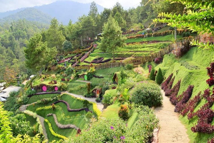 Coban Rais, 1. Wisata Pantai Batu Bengkung Malang, 2. Wisata Batu Night Spectacular (BNS) Malang, 3. Wisata Jatim Park 1, 4. Wahana Wisata Jatim Park 2 Malang, 5. Alun-alun kota Malang, 6. Wisata Petik Apel Malang, 7. Masjid Tiban Malang, 8. Wisata Alam Air Terjun Coban Rondo Malang, 9. Wahana Wisata Eco Green Park Malang, 10. Wisata Museum Angkut Malang, 11. Wisata Pulau Sempu Malang, 12. Wisata Pantai Balekambang Malang, 13. Objek Wisata Bendungan Karangkates Malang, 14. Wahana Wisata Wendit Water Park Malang, 15. Tempat wisata Alam Selecta Malang, 16. Objek Wisata Agrowisata Wonosari Malang, 17. Wahana Wisata Taman Rekreasi Sengkaling Malang, 18. Wisata Kuliner dan Edukasi di Inggil Museum Resto Malang, 19. Wisata Alam Menikmati Kecantikan Alam Ala Omah kayu Malang, 20. Objek Wisata Uji Adrenalin Wisata Paralayang Malang, 21. Wisata Alam 7 Air Terjun Sumber Pitu Malang, 22. Berwisata Menikmati Keperawanan Pantai Sipelot Malang, 23. Tempat Wisata Edukasi Museum Kesehatan Jiwa Malang, 24. Wisata Alam Sumber Air Krabyakan Malang, 25. Wisata Pantai Ngliyep nan Indah di Malang, 26. Wisata Sejarah di Museum D’Topeng Malang, 27. Objek Wisata Panen Madu di Agro Tawon Rimba Raya Malang, 28. Wisata Sejarah Gerbong Maut di Museum Brawijaya Malang, 29. Wisata Edukasi Museum Malang Tempo Doeloe, 30. Objek Wisata Pemandian Air Panas Cangar Batu Malang, 31. Objek Wisata Secret zoo Kebun Binatang Batu Malang, 32. Tempat Wisata Kuliner Es Krim Legendaris di Toko Oen Malang, 33. Mata Air Sumber Sirah, 34. Coban Nirwana atau Coban Mbok Karimah, 35. Pemandian Kalireco Lawang, 36. Teluk Bidadari, 37. Banyu Anjlok, 38. Wisata Tubing Wringinanom, 39. Coban Tundo, 40. Pantai Kedung Celeng, 41. Air Terjun Coban Pelangi, 42. Gua Lo Bangi, 43. Ndayung Rafting, 44. Waduk Selorejo Malang, 45. Pantai Tiga Warna Malang, 46. Teluk Kletekan Malang, 47. Pantai Lenggoksono Malang, 48. Pantai Bajul Mati Malang, 49. Jawa Timur Park 3, 50. Kampung Warna Warni Jodipan, 51. Candi Badut, 51. Sumber Jenon, 52. Wisata Pujon Kidul, 53. Pantai Sendang Biru, 54. Hawai Waterpark, 55. Pura Luhur Giri Arjuno, 56. Museum Tubuh, 57. Kusuma Waterpark, 58. Candi Songgoriti, 59. Taman Singha Merjosari, 60. Taman Kelinci, 61. Candi Singosari, 62. Pura Luhur Giri Arjuno, 63. Masjid Agung Malang, 64. Masjid Annur Batu, 65. Coban Rais, 66. River Tubing di Sungai Amprong, 67. Sumber Maron, 68. Coban Jahe, 69. Coban Talun, 70. Coban Parang Tejo, 71. Coban Gintung, 72. Coban Sewu, 73. Coban Putri, 74. Rafting Kaliwatu, 75. Sumber Taman, 76. Bukit Bulu, 77. De Tjangkul Batu, 78. Taman Labirin Coban Rondo, 79. Bukit Binglis, 80. Bukit Cinta, 81. Bukit Bintang, 82. Bukit Teletubbies, 83. Bukit Asmoro, 84. Bukit Budug Asu, 85. Pantai Banyu Meneng, 86. Pantai Selok, 87. Pantai Sendiki, 88. Pantai Goa Cina, 89. Pantai Sendang Biru, 90. Pantai Watu Leter, 91. Pantai Wedi Awu, 92. Pantai Jonggring Saloko, 93. Pantai Wedi Putih, 94. Pantai Bangsong, 95. Pantai Teluk Asmoro, 96. Pantai Telok, 97. Pantai Parang Dowo, 98. Pantai Jolangkung, 99. Pantai Tomen