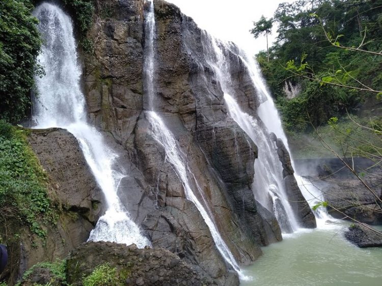 Curug Caweni via Google Maps @Iwan Ramkar Life, 1. Wisata Pantai Cibangban, 2. Objek Wisata Goa Buniayu, 3. Tempat Wisata Pantai Ujung Genteng Sukabumi, 4. Wisata Pantai Cimaja, 5. Tempat Wisata Taman Rekreasi Selabintana Sukabumi, 6. Situ Gunung Sukabumi, 7. Kawah Ratu Sukabumi, 8. Rafting di Sungai Citarik, 9. Berwisata ke Kampung Ciptagelar Sukabumi, 10. Objek Wisata Arung Jeram Sungai Cicatih, 11. Tempat Wisata Geopark Ciletuh Sukabumi, 12. Tempat Wisata Situ Sukarame di Sukabumi, 13. Curug Sawer Sukabumi, 14. Wana Wisata Cipelang, Wisata Alam Pegunungan Sukabumi, 15. Objek wisata Pondok Halimun Sukabumi, 16. Objek Wisata Megalitik Cengkuk Sukabumi, 17. Objek Wisata Sumber Air Panas Cikundul Sukabumi, 18. Penangkaran Penyu Hijau di Pantai Pangumbahan, 19. Objek Wisata Alam Curug Cibeureum Sukabumi, 20. Tebing Panenjoan, 21. Objek Wisata Curug Cimarinjung Sukabumi, 22. Liburan ke Pantai Citepus Sukabumi, 23. Pantai Cikembang Sukabumi, 24. Curug Sentral Kebandungan, 25. Pantai Cipanarikan Sukabumi, 26. Pantai Amanda Ratu, 27. Bukit Karang Numpang, 28. Ryzzy Azzahra Waterpark, 29. Waterboom Nagrak, 30. Liburan ke Pantai Cibongkok Sukabumi, 31. Berwisata ke Pantai Ombak Tujuh Sukabumi, 32. Liburan Seru ke Pantai Cibuaya Sukabumi, 33. Rekreasi ke Pantai Karang Hawu Sukabumi, 34. Liburan yang Asyik ke Curug Awang Sukabumi, 35. Objek wisata Curug Cikaso Sukambumi, 36. Liburan Seru ke Curug Cigangsa Sukabumi, 37. Mengunjungi Curug Sentral Kabandungan nan Eksotis, 38. Nyebur ke Curug Sodong yang Adem, 39. Wisata Seru ke Curug Bibijilan Sukabumi, 40. Mengintip Curug Cirajeg yang Tersembunyi, 41. Curug Gentong nan cantik dan menawan, 42. Melihat Keindahan Danau Batu Bacan Sukabumi, 43. Berendam di Pemandian Air Panas Cisolok, 44. Gua Lalay Sukabumi Jawa Barat, 45. Taman Nasional Gunung Halimun Salak Sukabumi, 46. Taman Rekreasi Danau Lido Sukabumi, 47. Pantai Cicaladi, 48. Halimun Adventure Journey, 49. Rumah Fantasi, 50. Bravo Adventure, 51. Karang Aji Beach Villa, 52. Bukit Sabak, 53. Sabana Puncak Pilar, 54. Santa Sea Waterpark, 55. Jembatan Situ Gunung, 56. Geyser Cisolok, 57. Karang Para, 58. Curug Caweni, 59. Wisata Bukit Baros, 60. Camp Bravo, 61. Puncak Peuyeum, 62. Curug Cikanteh Sukabumi