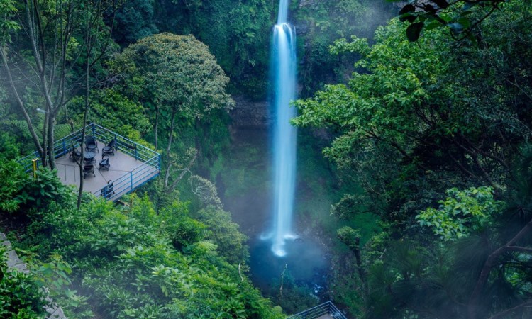 Curug Cimahi via Pesona Travel, 1. Gunung Tangkuban Perahu, 2. Trans Studio Bandung, 3. Wisata Kawah Putih Ciwidey, 4. Curug Dago di Bandung, 5. Wisata Belanja Pasar Baru di Bandung, 6. Wisata Edukasi Observatorium Bosscha di Bandung, 7. Wisata Alam Danau Situ Patenggang di Bandung, 8. Wisata Air Panas Ciater, 9. Wisata Kampung Gajah di Bandung (Tutup Permanen), 10. Tempat Wisata Kebun Binatang di Bandung, 11. Wisata Rumah Mode Bandung, 12. Wisata Seni Saung Angklung Udjo Di Bandung, 13. Wisata Edukasi Museum Geologi Bandung, 14. Paskal Food Market, 15. Rumah Strawberry Ciwidey, 16. Cihampelas Walk, 17. Museum Konferensi Asia Afrika, 18. Museum Sri Baduga Bandung, 19. Taman Lalu Lintas Ade Irma Suryani, 20. Kolam Renang Karang Setra, 21. Taman Wisata Alam Maribaya, 22. Kawasan Punclut Bandung Utara, 23. Kebun Bunga Cihideung, 24. Tempat Wisata De’Ranch, 25. Wisata Kuliner Floating Market, 26. Perkebunan Teh Rancabali, 27. Wisata Air Panas Ciwalini, 28. Wisata Bumi Perkemahan Ranca Upas, 29. Little Seoul Bandung, 30. Dusun Bambu Lembang, 31. Taman Hutan Raya Ir Djuanda, 32. Curug Upas, 33. Ciwidey Valley Resort, 34. Sendang Kahuripan, 35. Situ Cileunca, 36. Taman Balai Kota, 37. Gunung Puntang, 38. Stone Garden, 39. Chinatown Bandung, 40. Bird Pavilion, 41. Curug Malela, 42. Tebing Keraton, 43. Puncak Bintang, 44. Amazing Art World, 45. Street Gourmet, 46. Curug Cimahi, 47. Tafso Barn, 48. Sanghyang Heuleut, 49. The Great Asia Afrika, 50. Tebing Citatah, 51. Jalan Braga, 52. D’Dieuland, 53. Jembatan Kereta Api Cikudapateuh Ciwidey, 54. Upside Down World Bandung, 55. Orchid Forest Cikole, 56. Kebun Teh Sukawana, 57. Kampoeng Tulip, 58. Kampung Pasir Ipis, 59. Kebun Bunga Begonia, 60. Wisata Grafika Cikole, 61. Pine Forest Camp Lembang, 62. The Lodge Maribaya, 63. Farm House Susu Lembang, 64. Glamping Lakeside, 65. Curug Keraton Cibodas, 66. Curug Layung Lembang, 67. Curug Tilu Leuwi Opat, 68. Jendela Alam, 69. Ciwangun Indah Camp (CIC) Lembang, 70. Taman Miniatur Kereta Api, 71. Lereng Anteng Panoramic Coffee, 72. Gunung Putri Lembang, 73. Kawasan Berkuda Ganesha H Equestrian, 74. Bukit Labyrinth Ganesha H Equestrian, 75. Bukit Pangjebolan Lembang, 76. Argowisata Kawah Rengganis, 77. Pemandian Air Panas Ciwalini, 78. Curug Cipanji Bandung, 79. Wisata Air Curug Tilu, 80. Bukit Jamur Rancabolang Ciwidey, 81. Barusen Hills, 82. Kampung Cai Rancaupas, 83. Bumi Perkemahan Ranca Cangkuang, 84. Cimanggu Hot Spring & Cottage, 85. Taman Kelinci Ciwidey, 86. Danau eMTe Highland Resort, 87. Green Hill Park TWA Cimanggu