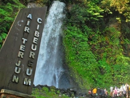 Tempat Wisata di puncak - Curug Cibeureum, 1. Tempat Wisata di puncak – Curug Panjang, 2. Tempat Wisata di puncak – Taman Wisata Matahari, 3. Tempat Wisata di puncak – Taman Riung Gunung, 4. Tempat Wisata di puncak – Curug Cilember, 5. Tempat Wisata di puncak – Telaga Warna, 6. Tempat Wisata di puncak – Desa Wisata Pancawati, 7. Tempat Wisata di puncak – Curug Kembar, 8. Tempat Wisata di puncak – Taman Safari, 9. Tempat Wisata di puncak – Curug Cibeureum, 10. Tempat Wisata di puncak – Istana Presiden Cipanas, 11. Tempat Wisata di puncak – Melrimba Garden, 12. Tempat Wisata di puncak – Kebun Wisata Inkarla, 13. Taman Nasional Gunung Gede Pangrango, 14. Tempat Wisata di puncak – Agro Wisata Gunung Mas, 15. Tempat Wisata di puncak – Wisata Citamiang, 16. Little Venice Kota Bunga, 17. Tempat Wisata di puncak – Seruni Tematik Hotel, 18. Pusat Pendidikan Konservasi Alam Bodogol, 19. Tempat Wisata di Puncak – Taman Rekreasi Lido, 21. Wisata Desa Kampung Bambu Puncak Bogor, 22. Warso Farm Puncak Bogor, 23. Taman Wisata Air Panas Tirta Sanita Ciseeng, 24. Cimory Riverside, 25. Pondok Rasamala, 26. Kebun Raya Cibodas, 27. Penangkaran Rusa Giri Jaya Cariu, 28. Bukit Gantole Puncak, 29. Curug Hordeng, 30. Bukit Alesano, 31. Leuwi Lieuk, 32. Gunung Pancar, 33. Taman Bunga Nusantara, 34. Curug Cibaliung, 35. Telaga Biru Cipanas, 36. Menginap di Puncak Pass Resort dengan View Pemandangan yang Indah, 37. Wisata Religi di Masjid At-Ta’awun