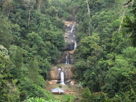 Curug Gentong Sukabumi nan cantik dan menawan, 1. Wisata Pantai Cibangban, 2. Objek Wisata Goa Buniayu, 3. Tempat Wisata Pantai Ujung Genteng Sukabumi, 4. Wisata Pantai Cimaja, 5. Tempat Wisata Taman Rekreasi Selabintana Sukabumi, 6. Situ Gunung Sukabumi, 7. Kawah Ratu Sukabumi, 8. Rafting di Sungai Citarik, 9. Berwisata ke Kampung Ciptagelar Sukabumi, 10. Objek Wisata Arung Jeram Sungai Cicatih, 11. Tempat Wisata Geopark Ciletuh Sukabumi, 12. Tempat Wisata Situ Sukarame di Sukabumi, 13. Curug Sawer Sukabumi, 14. Wana Wisata Cipelang, Wisata Alam Pegunungan Sukabumi, 15. Objek wisata Pondok Halimun Sukabumi, 16. Objek Wisata Megalitik Cengkuk Sukabumi, 17. Objek Wisata Sumber Air Panas Cikundul Sukabumi, 18. Penangkaran Penyu Hijau di Pantai Pangumbahan, 19. Objek Wisata Alam Curug Cibeureum Sukabumi, 20. Tebing Panenjoan, 21. Objek Wisata Curug Cimarinjung Sukabumi, 22. Liburan ke Pantai Citepus Sukabumi, 23. Pantai Cikembang Sukabumi, 24. Curug Sentral Kebandungan, 25. Pantai Cipanarikan Sukabumi, 26. Pantai Amanda Ratu, 27. Bukit Karang Numpang, 28. Ryzzy Azzahra Waterpark, 29. Waterboom Nagrak, 30. Liburan ke Pantai Cibongkok Sukabumi, 31. Berwisata ke Pantai Ombak Tujuh Sukabumi, 32. Liburan Seru ke Pantai Cibuaya Sukabumi, 33. Rekreasi ke Pantai Karang Hawu Sukabumi, 34. Liburan yang Asyik ke Curug Awang Sukabumi, 35. Objek wisata Curug Cikaso Sukambumi, 36. Liburan Seru ke Curug Cigangsa Sukabumi, 37. Mengunjungi Curug Sentral Kabandungan nan Eksotis, 38. Nyebur ke Curug Sodong yang Adem, 39. Wisata Seru ke Curug Bibijilan Sukabumi, 40. Mengintip Curug Cirajeg yang Tersembunyi, 41. Curug Gentong nan cantik dan menawan, 42. Melihat Keindahan Danau Batu Bacan Sukabumi, 43. Berendam di Pemandian Air Panas Cisolok, 44. Gua Lalay Sukabumi Jawa Barat, 45. Taman Nasional Gunung Halimun Salak Sukabumi, 46. Taman Rekreasi Danau Lido Sukabumi, 47. Pantai Cicaladi, 48. Halimun Adventure Journey, 49. Rumah Fantasi, 50. Bravo Adventure, 51. Karang Aji Beach Villa, 52. Bukit Sabak, 53. Sabana Puncak Pilar, 54. Santa Sea Waterpark, 55. Jembatan Situ Gunung, 56. Geyser Cisolok, 57. Karang Para, 58. Curug Caweni, 59. Wisata Bukit Baros, 60. Camp Bravo, 61. Puncak Peuyeum, 62. Curug Cikanteh Sukabumi
