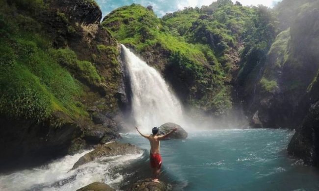 Curug Nyogong via IG @omeescooterman14760, 1. Wisata Gunung Papandayan , 2. Wisata Gunung Cikuray , 3. Wisata Gunung Guntur , 4. Tempat Wisata Situ Bagendit di Garut , 5. Wisata Situ dan Candi Cangkuang , 6. Wisata Pemandian Air Panas Cipanas, 7. Wisata Pemandian Air Panas Darajat , 8. Wisata Kawah Putih Talaga Bodas , 9. Wisata Arung Jeram Sungai Cimanuk , 10. Wisata Tebing Alam Batu Tumpang , 11. Wisata Pantai Santolo , 12. Wisata Pantai Sayang Heulang , 13. Wisata Pantai Rancabuaya , 14. Tempat Wisata Taman Satwa Cikembulan di Garut , 15. Wisata Curug Citiis , 16. Wisata Curug Orok , 17. Pantai Puncak Guha di Garut, 18. Wisata Pantai Cijeruk Indah, 19. Wisata Pantai Karang Paranje, 20. Kampung Sampireun, 21. Sabda Alam Cipanas, 22. Kawah Darajat Garut, 23. Curug Cimandi Racun, 24. Curug Sang Hyang Taraje, 25. Kebun Mawar Situhapa Garut, 26. Kawah Kamojang, 27. Pantai Cicalobak, 28. Pantai Taman Manalusu, 29. Perkebunan Teh Dayeuh Manggung, 30. Kolam Air Panas Cikarees, 31. Bukit Pilar Angin, 32. Leuweung Oko D’Great, 33. Leuwi Tonjong, 34. Bukit Palahlar, 35. Bukit Nangklak, 36. Pusat Konservasi Elang Kamojang, 37. Curug Cikawung, 38. Curug Cibadak, 39. Batu Patapaan, 40. Gunung Piramida Sadahurip, 41. Curug Nyogong, 42. Leuwi Korsi, 43. Leuwi Jurig, 44. Leuwi Jubleg, 45. Bukit Teletubbies Pasir Pogor, 46. Karacak Valley, 47. Cilopang Adventure Camp, 48. Papandayan Leisure Park, 49. River Tubing Cikaengan, 50. Curug Batu Nyusun, 51. Curug Ciarjuna, 52. Hutan Mati Gunung Papandayan