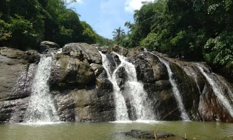 Curug Suhada via Google Maps Catur Prihatiningsih, 1. Air Terjun Curug Cipurut, 2. Situ Wanayasa Purwakarta, 3. Waduk Jatiluhur, 4. Wisata Taman Air Mancur Sribaduga Situ Buleud, 5. Obyek Wisata keluarga Waduk Cirata, 6. Jatiluhur Water World, 7. Wisata Alam Sumber Air panas Ciracas, 8. Wisata Giri Tirta Kahuripan, 9. Sentra Pembuatan Keramik Plered, 10. Wisata Desa Sajuta Batu, 11. Wisata KulinerSate Maranggi, 12. Gedung Negara dan Gedung Karesidenan, 13. Obyek Wisata Goa Jepang, 14. Goa Belanda, 15. Kampung Panenjoan, 16. Skylodge Padjadjaran Anyar, 17. Taman Batu Cijanun, 18. Saung Manglid, 19. Sungai Cidomas, 20. Cikao Waterpark, 21. Urban Farming, 22. Gunung Lembu, 23. Kampung Sadang, 24. Bukit Katumbiri, 25. Pasir Langlang Panyawangan, 26. Museum Galeri Wayang, 27. Bale Panyawangan Diorama Nusantara & Bale Panyawangan Diorama Purwakarta, 28. Green Valley Waterpark, 29. Kuburan Kereta Api Stasiun Purwakarta, 30. Gunung Bongkok, 31. Gunung Parang, 32. Kampung Wisata Tajur, 33. Curug Tilu, 34. Kuya Maranggi Waterpark, 35. Hidden Valley Hills, 36. Tebing Boyer, 37. Tanjakan Cinta, 38. Parang Gombong, 39. Wanakula Camp, 40. Bale Indung Rahayu, 41. Curug Suhada, 42. Curug Cisomang, 43. The Colorville at Alam Sari Wates