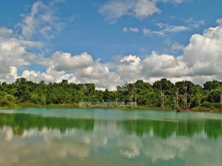 Danau 'cermin' Manggar Balikpapan