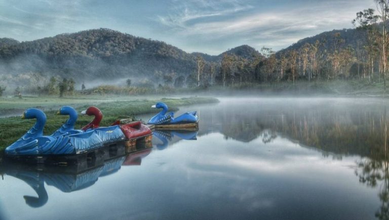 Danau eMTe Highland Resort, 1. Gunung Tangkuban Perahu, 2. Trans Studio Bandung, 3. Wisata Kawah Putih Ciwidey, 4. Curug Dago di Bandung, 5. Wisata Belanja Pasar Baru di Bandung, 6. Wisata Edukasi Observatorium Bosscha di Bandung, 7. Wisata Alam Danau Situ Patenggang di Bandung, 8. Wisata Air Panas Ciater, 9. Wisata Kampung Gajah di Bandung (Tutup Permanen), 10. Tempat Wisata Kebun Binatang di Bandung, 11. Wisata Rumah Mode Bandung, 12. Wisata Seni Saung Angklung Udjo Di Bandung, 13. Wisata Edukasi Museum Geologi Bandung, 14. Paskal Food Market, 15. Rumah Strawberry Ciwidey, 16. Cihampelas Walk, 17. Museum Konferensi Asia Afrika, 18. Museum Sri Baduga Bandung, 19. Taman Lalu Lintas Ade Irma Suryani, 20. Kolam Renang Karang Setra, 21. Taman Wisata Alam Maribaya, 22. Kawasan Punclut Bandung Utara, 23. Kebun Bunga Cihideung, 24. Tempat Wisata De’Ranch, 25. Wisata Kuliner Floating Market, 26. Perkebunan Teh Rancabali, 27. Wisata Air Panas Ciwalini, 28. Wisata Bumi Perkemahan Ranca Upas, 29. Little Seoul Bandung, 30. Dusun Bambu Lembang, 31. Taman Hutan Raya Ir Djuanda, 32. Curug Upas, 33. Ciwidey Valley Resort, 34. Sendang Kahuripan, 35. Situ Cileunca, 36. Taman Balai Kota, 37. Gunung Puntang, 38. Stone Garden, 39. Chinatown Bandung, 40. Bird Pavilion, 41. Curug Malela, 42. Tebing Keraton, 43. Puncak Bintang, 44. Amazing Art World, 45. Street Gourmet, 46. Curug Cimahi, 47. Tafso Barn, 48. Sanghyang Heuleut, 49. The Great Asia Afrika, 50. Tebing Citatah, 51. Jalan Braga, 52. D’Dieuland, 53. Jembatan Kereta Api Cikudapateuh Ciwidey, 54. Upside Down World Bandung, 55. Orchid Forest Cikole, 56. Kebun Teh Sukawana, 57. Kampoeng Tulip, 58. Kampung Pasir Ipis, 59. Kebun Bunga Begonia, 60. Wisata Grafika Cikole, 61. Pine Forest Camp Lembang, 62. The Lodge Maribaya, 63. Farm House Susu Lembang, 64. Glamping Lakeside, 65. Curug Keraton Cibodas, 66. Curug Layung Lembang, 67. Curug Tilu Leuwi Opat, 68. Jendela Alam, 69. Ciwangun Indah Camp (CIC) Lembang, 70. Taman Miniatur Kereta Api, 71. Lereng Anteng Panoramic Coffee, 72. Gunung Putri Lembang, 73. Kawasan Berkuda Ganesha H Equestrian, 74. Bukit Labyrinth Ganesha H Equestrian, 75. Bukit Pangjebolan Lembang, 76. Argowisata Kawah Rengganis, 77. Pemandian Air Panas Ciwalini, 78. Curug Cipanji Bandung, 79. Wisata Air Curug Tilu, 80. Bukit Jamur Rancabolang Ciwidey, 81. Barusen Hills, 82. Kampung Cai Rancaupas, 83. Bumi Perkemahan Ranca Cangkuang, 84. Cimanggu Hot Spring & Cottage, 85. Taman Kelinci Ciwidey, 86. Danau eMTe Highland Resort, 87. Green Hill Park TWA Cimanggu