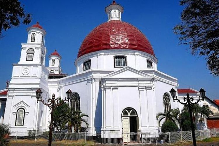 Gereja Blenduk via Kompas, 1. Wisata Pantai Maron, 2. Wisata Lawang Sewu di Semarang, 3. Kampoeng Wisata Taman Lele di Semarang, 4. Wisata Pantai Marina, 5. Wisata Pantai Tirang di Semarang, 6. Berwisata di Masjid Agung Jawa Tengah (MAJT), 7. Wisata Air Terjun Kali Pancur di Semarang, 8. Wisata Pagoda Buddhagaya Watugong di Semarang, 9. Taman Rekreasi Wonderia di Semarang, 10. Wisata Curug Benowo di Semarang, 11. Wisata Goa Kreo Semarang, 12. Wisata Sam Poo Kong, 13. Wisata Museum Ronggowarsito, 14. Berwisata ke Kota Lama Semarang, 15. Berwisata ke Komplek Pecinan Semarang, 16. Jalan Pahlawan Semarang, 17. Pasar Rakyat Simpang Lima, 18. Wisata Hutan Tinjomoyo di Semarang, 19. Wisata Kebun Binatang Mangkang di Semarang, 20. Wisata Tugu Muda, 21. Wisata Museum Mandala Bakti di Semarang, 22. Wisata Bukit Gombel di Semarang, 23. Wisata Water Blaster Bukit Candi Golf di Semarang, 24. Wisata Stasiun Tawang di Semarang, 25. Wisata ke Masjid Menara (Layur) di Semarang, 26. Wisata ke BSB (Bukit Semarang Baru), 27. Maerokoco Semarang, 28. Wisata Taman KB (wisata kuliner) di Semarang, 29. Wisata Brown Canyon, 29. Jalan Pandanaran (pusat jajanan semarang), 30. Wisata Keluarga New Bandungan Indah Waterpark, 31. Museum Muri di Semarang, 33. Candi Gedong Songo + Pemandian Air Panas, 34. Kebun Teh Medini di Semarang , 35. Air terjun + Pemandian Air Panas Gonoharjo, 36. Curug Lawe di Semarang, 37. Kebun Karet BSB di Semarang, 38. Wisata Gelora Jati Diri di Semarang, 39. Kebun Buah Boja, 40. Tempat Wisata Taman Unyil Ungaran, 41. Pemancingan Baron, 42. Umbul Sidomukti, 43. Lembah Kalipancur, 44. Waduk Diponegoro, 45. Saloka Theme Park, 46. Masjid Kapal Semarang, 47. Taman Bunga Bandungan, 48. Flower Farm Setiya Aji, 49. Kebun Durian Semarang, 50. Watu Gunung Ungaran, 51. Air Terjun Semirang, 52. Pura Agung Giri Natha, 53. Semarang Gallery, 54. Kampung Batik, 55. Kampung Tematik Jawi, 56. Kampoeng Kopi Banaran, 58. Taman Djamoe Indonesia, 59. Old City 3D Trick Art Museum, 60. Goa Rong View, 61. Jembatan Biru Ambarawa, 62. La Kana Chapel, 63. Gereja Blenduk, 64. Museum Satria, 65. Semarang Fair (PRPP), 66. Hutan Penggaron, 67. Hutan Mangrove, 68. Pasar Johar disaat Dugderan, 69. Wisata Kuliner Lumpia Semarang, 70. Pondok Kopi Sidomukti Ungaran, 71. Wisata Susan SPA Bandungan, 72. Jembatan Harapan, 73. Hutan Pinus, 74. Kamu Pecinta Sambal? Cobain ke Waroeng Kaligarong!