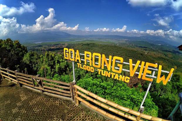 Goa Rong View via Sindonews, 1. Wisata Pantai Maron, 2. Wisata Lawang Sewu di Semarang, 3. Kampoeng Wisata Taman Lele di Semarang, 4. Wisata Pantai Marina, 5. Wisata Pantai Tirang di Semarang, 6. Berwisata di Masjid Agung Jawa Tengah (MAJT), 7. Wisata Air Terjun Kali Pancur di Semarang, 8. Wisata Pagoda Buddhagaya Watugong di Semarang, 9. Taman Rekreasi Wonderia di Semarang, 10. Wisata Curug Benowo di Semarang, 11. Wisata Goa Kreo Semarang, 12. Wisata Sam Poo Kong, 13. Wisata Museum Ronggowarsito, 14. Berwisata ke Kota Lama Semarang, 15. Berwisata ke Komplek Pecinan Semarang, 16. Jalan Pahlawan Semarang, 17. Pasar Rakyat Simpang Lima, 18. Wisata Hutan Tinjomoyo di Semarang, 19. Wisata Kebun Binatang Mangkang di Semarang, 20. Wisata Tugu Muda, 21. Wisata Museum Mandala Bakti di Semarang, 22. Wisata Bukit Gombel di Semarang, 23. Wisata Water Blaster Bukit Candi Golf di Semarang, 24. Wisata Stasiun Tawang di Semarang, 25. Wisata ke Masjid Menara (Layur) di Semarang, 26. Wisata ke BSB (Bukit Semarang Baru), 27. Maerokoco Semarang, 28. Wisata Taman KB (wisata kuliner) di Semarang, 29. Wisata Brown Canyon, 29. Jalan Pandanaran (pusat jajanan semarang), 30. Wisata Keluarga New Bandungan Indah Waterpark, 31. Museum Muri di Semarang, 33. Candi Gedong Songo + Pemandian Air Panas, 34. Kebun Teh Medini di Semarang , 35. Air terjun + Pemandian Air Panas Gonoharjo, 36. Curug Lawe di Semarang, 37. Kebun Karet BSB di Semarang, 38. Wisata Gelora Jati Diri di Semarang, 39. Kebun Buah Boja, 40. Tempat Wisata Taman Unyil Ungaran, 41. Pemancingan Baron, 42. Umbul Sidomukti, 43. Lembah Kalipancur, 44. Waduk Diponegoro, 45. Saloka Theme Park, 46. Masjid Kapal Semarang, 47. Taman Bunga Bandungan, 48. Flower Farm Setiya Aji, 49. Kebun Durian Semarang, 50. Watu Gunung Ungaran, 51. Air Terjun Semirang, 52. Pura Agung Giri Natha, 53. Semarang Gallery, 54. Kampung Batik, 55. Kampung Tematik Jawi, 56. Kampoeng Kopi Banaran, 58. Taman Djamoe Indonesia, 59. Old City 3D Trick Art Museum, 60. Goa Rong View, 61. Jembatan Biru Ambarawa, 62. La Kana Chapel, 63. Gereja Blenduk, 64. Museum Satria, 65. Semarang Fair (PRPP), 66. Hutan Penggaron, 67. Hutan Mangrove, 68. Pasar Johar disaat Dugderan, 69. Wisata Kuliner Lumpia Semarang, 70. Pondok Kopi Sidomukti Ungaran, 71. Wisata Susan SPA Bandungan, 72. Jembatan Harapan, 73. Hutan Pinus, 74. Kamu Pecinta Sambal? Cobain ke Waroeng Kaligarong!