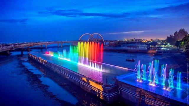 Jembatan Biru Kenjeran Surabaya via Liputan6, 1. Wisata Monumen Pahlawan, 2. Wisata patung Buddha dengan Empat Wajah , 3. Wisata Jembatan Merah , 4. Wisata Monumen Kapal Selam di Surabaya, 5. Taman Harmoni Keputih, 6. Wisata Museum WR. Soepratman , 7. Wisata Kelenteng Hong Tiek Hian, 8. Wisata Jembatan Suramadu, 9. Wisata Rumah Batik, 10. Wisata Monumen Bambu Runcing , 11. Wisata Ciputra Waterpark (Tutup), 12. Wisata Kebun Binatang Surabaya , 13. Wisata Hutan Mangrove Wonorejo, 14. Wisata Pantai Kenjeran, 15. Wisata Pasar Bunga Bratang , 16. Wisata Masjid Nasional Al-Akbar di Surabaya, 17. Wisata Gereja Perawan Maria Tak Berdosa , 18. Wisata Taman Bungkul , 19. Wisata Taman Apsari , 20. Taman Dr. Soetomo (Taman Korea) , 21. Wisata Taman Mayangkara di Surabaya, 22. Wisata Taman Pelangi , 23. Wisata Taman Mundu , 24. Taman Buah Undaan di Surabaya, 25. Wisata Taman Prestasi di Surabaya, 26. Wisata House of Sampoerna , 27. Surabaya North Quay, 28. Taman Gantung Surabaya, 29. Monumen Suroboyo – Suroboyo Park, 30. Jembatan Biru Kenjeran Surabaya, 31. Food Junction Grand Pakuwon, 32. Skate & BMX Surabaya, 33. Waterpark Kenjeran – Ria Beach Kenjeran, 34. Arca Joko Dolog Surabaya, 35. Monumen Patung Gubernur Suryo, 36. Masjid Ampel Surabaya, 37. Perpustakaan Bank Indonesia, 38. Kebun Bibit Wonorejo, 39. Museum Kesehatan Dr. Adhyatma, 40. Jalan Kembang Jepun, 41. THR (Taman Hiburan Rakyat), 42. Masjid Muhammad Cheng Hoo, 43. Kebun Bibit Ngagel Jaya (Kebun Bibit Wonorejo 2), 44. Museum Surabaya (Gedung Siola), 45. Monumen Jalesveva Jayamahe, 45. Taman Kenjeran Surabaya, 46. Jalan Tunjungan Surabaya, 47. Kampung Bulak Surabaya, 48. Gereja Kepanjen, Surabaya, 49. Klenteng Sanggar Agung, 50. Taman Sakura Keputih, 51. Suroboyo Carnival Park (Tutup), 52. G Walk Surabaya, 53. Hutan Bambu Keputih, 54. De Mata Trick Eye Museum (Tutup), 55. Kebun Bibit Surabaya, 56. Taman Pertanian Terpadu Balas Klumprik, 57. Kota Tua Surabaya, 58. Taman Cahaya, 59. Surya Park