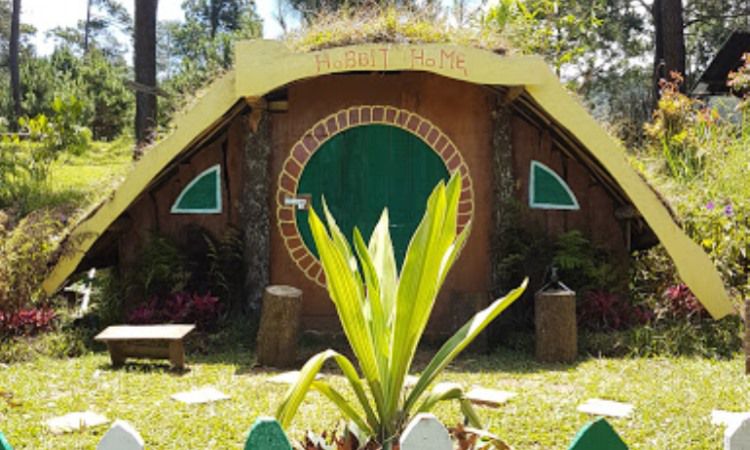 Kampung Pasir Ipis via Google Maps, 1. Gunung Tangkuban Perahu, 2. Trans Studio Bandung, 3. Wisata Kawah Putih Ciwidey, 4. Curug Dago di Bandung, 5. Wisata Belanja Pasar Baru di Bandung, 6. Wisata Edukasi Observatorium Bosscha di Bandung, 7. Wisata Alam Danau Situ Patenggang di Bandung, 8. Wisata Air Panas Ciater, 9. Wisata Kampung Gajah di Bandung (Tutup Permanen), 10. Tempat Wisata Kebun Binatang di Bandung, 11. Wisata Rumah Mode Bandung, 12. Wisata Seni Saung Angklung Udjo Di Bandung, 13. Wisata Edukasi Museum Geologi Bandung, 14. Paskal Food Market, 15. Rumah Strawberry Ciwidey, 16. Cihampelas Walk, 17. Museum Konferensi Asia Afrika, 18. Museum Sri Baduga Bandung, 19. Taman Lalu Lintas Ade Irma Suryani, 20. Kolam Renang Karang Setra, 21. Taman Wisata Alam Maribaya, 22. Kawasan Punclut Bandung Utara, 23. Kebun Bunga Cihideung, 24. Tempat Wisata De’Ranch, 25. Wisata Kuliner Floating Market, 26. Perkebunan Teh Rancabali, 27. Wisata Air Panas Ciwalini, 28. Wisata Bumi Perkemahan Ranca Upas, 29. Little Seoul Bandung, 30. Dusun Bambu Lembang, 31. Taman Hutan Raya Ir Djuanda, 32. Curug Upas, 33. Ciwidey Valley Resort, 34. Sendang Kahuripan, 35. Situ Cileunca, 36. Taman Balai Kota, 37. Gunung Puntang, 38. Stone Garden, 39. Chinatown Bandung, 40. Bird Pavilion, 41. Curug Malela, 42. Tebing Keraton, 43. Puncak Bintang, 44. Amazing Art World, 45. Street Gourmet, 46. Curug Cimahi, 47. Tafso Barn, 48. Sanghyang Heuleut, 49. The Great Asia Afrika, 50. Tebing Citatah, 51. Jalan Braga, 52. D’Dieuland, 53. Jembatan Kereta Api Cikudapateuh Ciwidey, 54. Upside Down World Bandung, 55. Orchid Forest Cikole, 56. Kebun Teh Sukawana, 57. Kampoeng Tulip, 58. Kampung Pasir Ipis, 59. Kebun Bunga Begonia, 60. Wisata Grafika Cikole, 61. Pine Forest Camp Lembang, 62. The Lodge Maribaya, 63. Farm House Susu Lembang, 64. Glamping Lakeside, 65. Curug Keraton Cibodas, 66. Curug Layung Lembang, 67. Curug Tilu Leuwi Opat, 68. Jendela Alam, 69. Ciwangun Indah Camp (CIC) Lembang, 70. Taman Miniatur Kereta Api, 71. Lereng Anteng Panoramic Coffee, 72. Gunung Putri Lembang, 73. Kawasan Berkuda Ganesha H Equestrian, 74. Bukit Labyrinth Ganesha H Equestrian, 75. Bukit Pangjebolan Lembang, 76. Argowisata Kawah Rengganis, 77. Pemandian Air Panas Ciwalini, 78. Curug Cipanji Bandung, 79. Wisata Air Curug Tilu, 80. Bukit Jamur Rancabolang Ciwidey, 81. Barusen Hills, 82. Kampung Cai Rancaupas, 83. Bumi Perkemahan Ranca Cangkuang, 84. Cimanggu Hot Spring & Cottage, 85. Taman Kelinci Ciwidey, 86. Danau eMTe Highland Resort, 87. Green Hill Park TWA Cimanggu