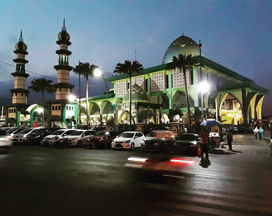 Masjid Agung An Nur Batu via Homeshamiltoncountry, 1. Wisata Pantai Batu Bengkung Malang, 2. Wisata Batu Night Spectacular (BNS) Malang, 3. Wisata Jatim Park 1, 4. Wahana Wisata Jatim Park 2 Malang, 5. Alun-alun kota Malang, 6. Wisata Petik Apel Malang, 7. Masjid Tiban Malang, 8. Wisata Alam Air Terjun Coban Rondo Malang, 9. Wahana Wisata Eco Green Park Malang, 10. Wisata Museum Angkut Malang, 11. Wisata Pulau Sempu Malang, 12. Wisata Pantai Balekambang Malang, 13. Objek Wisata Bendungan Karangkates Malang, 14. Wahana Wisata Wendit Water Park Malang, 15. Tempat wisata Alam Selecta Malang, 16. Objek Wisata Agrowisata Wonosari Malang, 17. Wahana Wisata Taman Rekreasi Sengkaling Malang, 18. Wisata Kuliner dan Edukasi di Inggil Museum Resto Malang, 19. Wisata Alam Menikmati Kecantikan Alam Ala Omah kayu Malang, 20. Objek Wisata Uji Adrenalin Wisata Paralayang Malang, 21. Wisata Alam 7 Air Terjun Sumber Pitu Malang, 22. Berwisata Menikmati Keperawanan Pantai Sipelot Malang, 23. Tempat Wisata Edukasi Museum Kesehatan Jiwa Malang, 24. Wisata Alam Sumber Air Krabyakan Malang, 25. Wisata Pantai Ngliyep nan Indah di Malang, 26. Wisata Sejarah di Museum D’Topeng Malang, 27. Objek Wisata Panen Madu di Agro Tawon Rimba Raya Malang, 28. Wisata Sejarah Gerbong Maut di Museum Brawijaya Malang, 29. Wisata Edukasi Museum Malang Tempo Doeloe, 30. Objek Wisata Pemandian Air Panas Cangar Batu Malang, 31. Objek Wisata Secret zoo Kebun Binatang Batu Malang, 32. Tempat Wisata Kuliner Es Krim Legendaris di Toko Oen Malang, 33. Mata Air Sumber Sirah, 34. Coban Nirwana atau Coban Mbok Karimah, 35. Pemandian Kalireco Lawang, 36. Teluk Bidadari, 37. Banyu Anjlok, 38. Wisata Tubing Wringinanom, 39. Coban Tundo, 40. Pantai Kedung Celeng, 41. Air Terjun Coban Pelangi, 42. Gua Lo Bangi, 43. Ndayung Rafting, 44. Waduk Selorejo Malang, 45. Pantai Tiga Warna Malang, 46. Teluk Kletekan Malang, 47. Pantai Lenggoksono Malang, 48. Pantai Bajul Mati Malang, 49. Jawa Timur Park 3, 50. Kampung Warna Warni Jodipan, 51. Candi Badut, 51. Sumber Jenon, 52. Wisata Pujon Kidul, 53. Pantai Sendang Biru, 54. Hawai Waterpark, 55. Pura Luhur Giri Arjuno, 56. Museum Tubuh, 57. Kusuma Waterpark, 58. Candi Songgoriti, 59. Taman Singha Merjosari, 60. Taman Kelinci, 61. Candi Singosari, 62. Pura Luhur Giri Arjuno, 63. Masjid Agung Malang, 64. Masjid Annur Batu, 65. Coban Rais, 66. River Tubing di Sungai Amprong, 67. Sumber Maron, 68. Coban Jahe, 69. Coban Talun, 70. Coban Parang Tejo, 71. Coban Gintung, 72. Coban Sewu, 73. Coban Putri, 74. Rafting Kaliwatu, 75. Sumber Taman, 76. Bukit Bulu, 77. De Tjangkul Batu, 78. Taman Labirin Coban Rondo, 79. Bukit Binglis, 80. Bukit Cinta, 81. Bukit Bintang, 82. Bukit Teletubbies, 83. Bukit Asmoro, 84. Bukit Budug Asu, 85. Pantai Banyu Meneng, 86. Pantai Selok, 87. Pantai Sendiki, 88. Pantai Goa Cina, 89. Pantai Sendang Biru, 90. Pantai Watu Leter, 91. Pantai Wedi Awu, 92. Pantai Jonggring Saloko, 93. Pantai Wedi Putih, 94. Pantai Bangsong, 95. Pantai Teluk Asmoro, 96. Pantai Telok, 97. Pantai Parang Dowo, 98. Pantai Jolangkung, 99. Pantai Tomen