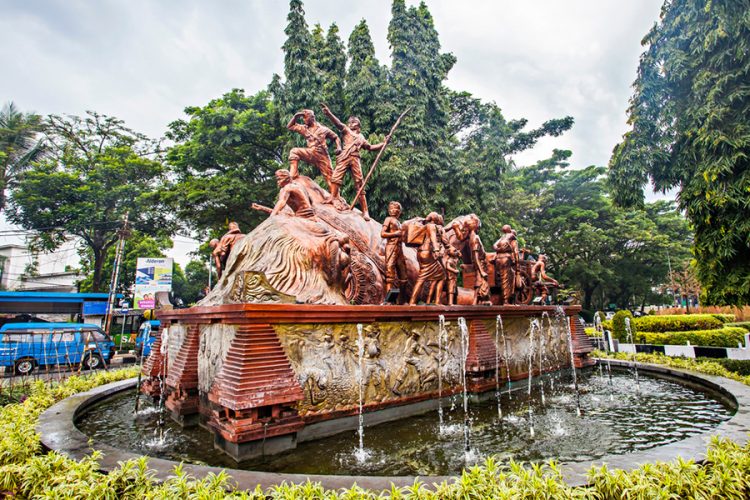 Monumen Juang 45 Malang, 1. Wisata Pantai Batu Bengkung Malang, 2. Wisata Batu Night Spectacular (BNS) Malang, 3. Wisata Jatim Park 1, 4. Wahana Wisata Jatim Park 2 Malang, 5. Alun-alun kota Malang, 6. Wisata Petik Apel Malang, 7. Masjid Tiban Malang, 8. Wisata Alam Air Terjun Coban Rondo Malang, 9. Wahana Wisata Eco Green Park Malang, 10. Wisata Museum Angkut Malang, 11. Wisata Pulau Sempu Malang, 12. Wisata Pantai Balekambang Malang, 13. Objek Wisata Bendungan Karangkates Malang, 14. Wahana Wisata Wendit Water Park Malang, 15. Tempat wisata Alam Selecta Malang, 16. Objek Wisata Agrowisata Wonosari Malang, 17. Wahana Wisata Taman Rekreasi Sengkaling Malang, 18. Wisata Kuliner dan Edukasi di Inggil Museum Resto Malang, 19. Wisata Alam Menikmati Kecantikan Alam Ala Omah kayu Malang, 20. Objek Wisata Uji Adrenalin Wisata Paralayang Malang, 21. Wisata Alam 7 Air Terjun Sumber Pitu Malang, 22. Berwisata Menikmati Keperawanan Pantai Sipelot Malang, 23. Tempat Wisata Edukasi Museum Kesehatan Jiwa Malang, 24. Wisata Alam Sumber Air Krabyakan Malang, 25. Wisata Pantai Ngliyep nan Indah di Malang, 26. Wisata Sejarah di Museum D’Topeng Malang, 27. Objek Wisata Panen Madu di Agro Tawon Rimba Raya Malang, 28. Wisata Sejarah Gerbong Maut di Museum Brawijaya Malang, 29. Wisata Edukasi Museum Malang Tempo Doeloe, 30. Objek Wisata Pemandian Air Panas Cangar Batu Malang, 31. Objek Wisata Secret zoo Kebun Binatang Batu Malang, 32. Tempat Wisata Kuliner Es Krim Legendaris di Toko Oen Malang, 33. Mata Air Sumber Sirah, 34. Coban Nirwana atau Coban Mbok Karimah, 35. Pemandian Kalireco Lawang, 36. Teluk Bidadari, 37. Banyu Anjlok, 38. Wisata Tubing Wringinanom, 39. Coban Tundo, 40. Pantai Kedung Celeng, 41. Air Terjun Coban Pelangi, 42. Gua Lo Bangi, 43. Ndayung Rafting, 44. Waduk Selorejo Malang, 45. Pantai Tiga Warna Malang, 46. Teluk Kletekan Malang, 47. Pantai Lenggoksono Malang, 48. Pantai Bajul Mati Malang, 49. Jawa Timur Park 3, 50. Kampung Warna Warni Jodipan, 51. Candi Badut, 51. Sumber Jenon, 52. Wisata Pujon Kidul, 53. Pantai Sendang Biru, 54. Hawai Waterpark, 55. Pura Luhur Giri Arjuno, 56. Museum Tubuh, 57. Kusuma Waterpark, 58. Candi Songgoriti, 59. Taman Singha Merjosari, 60. Taman Kelinci, 61. Candi Singosari, 62. Pura Luhur Giri Arjuno, 63. Masjid Agung Malang, 64. Masjid Annur Batu, 65. Coban Rais, 66. River Tubing di Sungai Amprong, 67. Sumber Maron, 68. Coban Jahe, 69. Coban Talun, 70. Coban Parang Tejo, 71. Coban Gintung, 72. Coban Sewu, 73. Coban Putri, 74. Rafting Kaliwatu, 75. Sumber Taman, 76. Bukit Bulu, 77. De Tjangkul Batu, 78. Taman Labirin Coban Rondo, 79. Bukit Binglis, 80. Bukit Cinta, 81. Bukit Bintang, 82. Bukit Teletubbies, 83. Bukit Asmoro, 84. Bukit Budug Asu, 85. Pantai Banyu Meneng, 86. Pantai Selok, 87. Pantai Sendiki, 88. Pantai Goa Cina, 89. Pantai Sendang Biru, 90. Pantai Watu Leter, 91. Pantai Wedi Awu, 92. Pantai Jonggring Saloko, 93. Pantai Wedi Putih, 94. Pantai Bangsong, 95. Pantai Teluk Asmoro, 96. Pantai Telok, 97. Pantai Parang Dowo, 98. Pantai Jolangkung, 99. Pantai Tomen