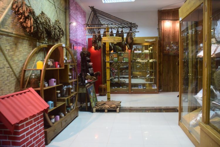 Museum Tembakau Jember, 1. Tempat Wisata Pantai Pasir Putih Malikan (Papuma) Jember, 2. Tempat Wisata Pantai Watu Ulo Jember, 3. Tempat Wisata Keluarga Pantai Bandealit di Jember, 4. Tempat Wisata Pantai Puger di Jember, 5. Obyek Wisata Keluarga Tiara Waterpark di Jember, 6. Objek Wisata Keluarga Pemandian Kebon Agung di Jember, 7. Tempat Wisata Edukasi Taman Botani Jember, 8. Wahana Liburan Seru Waterboom Niagara di Jember, 9. Destinasi Wisata Populer Kawasan Puncak Rembangan di Jember, 10. Tempat Wisata Alam Air Terjun Tancak di Jember, 11. Tujuan Wisata Keluarga Pemandian Patemon di Jember, 12. Tempat Wisata Sejarah Situs Duplang di Jember, 13. Obyek Wisata Pantai Paseban di Jember, 14. Obyek Wisata Pemandian Rembangan di Jember, 15. Obyek Wisata Menarik Loko Lori di Jember, 16. Tempat Wisata Alam Air Terjun Antrokan di Jember, 17. Kafe Kolong di Jember, 18. Obyek Wisata Bedadung di Jember (Sudah Tutup), 19. Wisata ke Perkebunan Teh Gunung Gambir di Jember, 20. Obyek Wisata Pemandian Oleng Sibutong di jember, 21. Kimo Swimming Pool, 22. Air Terjun Manggisan, 23. Air Terjun Sumber Salak, 24. Pantai Payangan, 25. Pantai Rowo Cangak, 26. Pantai Teluk Love, 27. Agrowisata Tembakau, 28. Wisata Agro Glantangan, 29. Dira Park, 30. Agrowisata Mumbul Garden Jember, 31. Taman Nasional Meru Betiri, 32. Museum Tembakau Jember, 33. Pabrik Kopi Gumitir Jember, 34. Pulau Nusa Barong Jember, 35. Agrowisata Kopi dan Kakao, 36. Air Terjun Watu Ombo, 37. Air Terjun Lereng Raung, 38. Air Terjun Sumber Salak, 39. Taman Galaxy, 40. Bukit SJ 88, 41. Air Terjun Mandigu, 42. Goa Jepang