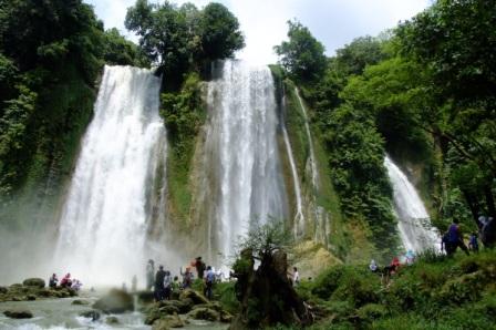 Objek wisata Curug Cikaso Sukambui, 1. Wisata Pantai Cibangban, 2. Objek Wisata Goa Buniayu, 3. Tempat Wisata Pantai Ujung Genteng Sukabumi, 4. Wisata Pantai Cimaja, 5. Tempat Wisata Taman Rekreasi Selabintana Sukabumi, 6. Situ Gunung Sukabumi, 7. Kawah Ratu Sukabumi, 8. Rafting di Sungai Citarik, 9. Berwisata ke Kampung Ciptagelar Sukabumi, 10. Objek Wisata Arung Jeram Sungai Cicatih, 11. Tempat Wisata Geopark Ciletuh Sukabumi, 12. Tempat Wisata Situ Sukarame di Sukabumi, 13. Curug Sawer Sukabumi, 14. Wana Wisata Cipelang, Wisata Alam Pegunungan Sukabumi, 15. Objek wisata Pondok Halimun Sukabumi, 16. Objek Wisata Megalitik Cengkuk Sukabumi, 17. Objek Wisata Sumber Air Panas Cikundul Sukabumi, 18. Penangkaran Penyu Hijau di Pantai Pangumbahan, 19. Objek Wisata Alam Curug Cibeureum Sukabumi, 20. Tebing Panenjoan, 21. Objek Wisata Curug Cimarinjung Sukabumi, 22. Liburan ke Pantai Citepus Sukabumi, 23. Pantai Cikembang Sukabumi, 24. Curug Sentral Kebandungan, 25. Pantai Cipanarikan Sukabumi, 26. Pantai Amanda Ratu, 27. Bukit Karang Numpang, 28. Ryzzy Azzahra Waterpark, 29. Waterboom Nagrak, 30. Liburan ke Pantai Cibongkok Sukabumi, 31. Berwisata ke Pantai Ombak Tujuh Sukabumi, 32. Liburan Seru ke Pantai Cibuaya Sukabumi, 33. Rekreasi ke Pantai Karang Hawu Sukabumi, 34. Liburan yang Asyik ke Curug Awang Sukabumi, 35. Objek wisata Curug Cikaso Sukambumi, 36. Liburan Seru ke Curug Cigangsa Sukabumi, 37. Mengunjungi Curug Sentral Kabandungan nan Eksotis, 38. Nyebur ke Curug Sodong yang Adem, 39. Wisata Seru ke Curug Bibijilan Sukabumi, 40. Mengintip Curug Cirajeg yang Tersembunyi, 41. Curug Gentong nan cantik dan menawan, 42. Melihat Keindahan Danau Batu Bacan Sukabumi, 43. Berendam di Pemandian Air Panas Cisolok, 44. Gua Lalay Sukabumi Jawa Barat, 45. Taman Nasional Gunung Halimun Salak Sukabumi, 46. Taman Rekreasi Danau Lido Sukabumi, 47. Pantai Cicaladi, 48. Halimun Adventure Journey, 49. Rumah Fantasi, 50. Bravo Adventure, 51. Karang Aji Beach Villa, 52. Bukit Sabak, 53. Sabana Puncak Pilar, 54. Santa Sea Waterpark, 55. Jembatan Situ Gunung, 56. Geyser Cisolok, 57. Karang Para, 58. Curug Caweni, 59. Wisata Bukit Baros, 60. Camp Bravo, 61. Puncak Peuyeum, 62. Curug Cikanteh Sukabumi