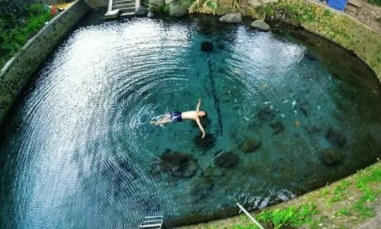 Objek Wisata Air Umbul Kapilaler Klaten, 1. Tempat Wisata Sejarah Candi Prambanan Klaten, 2. Tempat Wisata Air Umbul Ponggok Klaten, 3. Obyek Wisata Mata Air Cokro Tulung Klaten, 4. River Boarding di Kali Pusur Klaten, 5. Obyek Wisata Air Umbul Jolotundo Klaten, 6. Obyek Wisata Air Lepen Kencana Klaten, 7. Objek Wisata Air Umbul Kapilaler Klaten, 8. Wahana Liburan Galuh Tirto Nirmolo Klaten, 9. Tempat Wisata Kuliner Warung Apung Rowo Jombor Klaten, 10. Tempat Wisata Sejarah Candi Merak Klaten, 11. Wisata Museum Gula Gondang Winangoen Klaten, 12. Wisata Budaya Perajin tanduk kerbau Keprabon Klaten, 13. Tempat Wisata Alam Puncak Clongop Klaten, 14. Tempat Wisata Sejarah Candi Lumbung Klaten, 15. Tempat Wisata Sejarah Candi Sewu Klaten, 16. Ziarah ke Makam Sunan Pandanaran Klaten, 17. Candi Plaosan, 18. Taman Lampion Klaten, 19. Deles Indah, 20. Pemandian Lumban Tirto, 21. Umbul Manten, 22. Candi Sojiwan, 23. Umbul Tirto Mulyono dan Tirto Mulyani, 24. Hutan Kota Gergunung, 25. Candi Bubrah, 26. Candi Gana, 27. Kebun Rambutan Desa Tulung, 28. Bukit Sidoguro, 29. Bukit Petung, 30. Taman 1000 Pelangi, 31. Gunung Watu Prahu, 32. Agrowisata Bonsai, 33. Taman Kamboja Klaten, 34. Umbul Nilo, 35. Umbul Gedaren, 36. Embung Tirto Mulyo, 37. Curug Indah Tegalrejo, 38. Sendang Gemuling, 39. Wisata Kali Talang, 40. Taman Bunga Kebon Asri, 41. Bukit Cinta Klaten