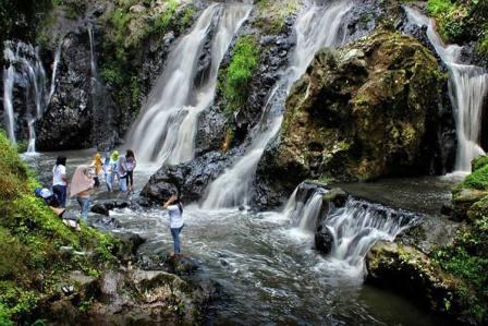 Obyek Wisata Alam Air Terjun Maribaya Lembang - tempat wisata di Lembang bandung, Informasi Dasar, Daya Tarik Lembang, Tempat Wisata di Lembang Bandung, Tempat Wisata di Lembang yang Sudah Tutup, Aktivitas Seru yang Wajib Dilakukan di Lembang, Akses Menuju Lembang