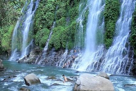 Obyek Wisata Alam Air Terjun Maung (Curup Maung), 1. Obyek Wisata Jembatan Ampera dan Sungai Musi di Palembang, 2. Tempat Wisata Religi Masjid Cheng Hoo Palembang, 3. Obyek Wisata Bukit Siguntang di Palembang, 4. Tempat Wisata Sejarah Museum Sultan Mahmud Badaruddin II Palembang, 5. Tempat Wisata Sejarah Benteng Kuto Besak di Palembang, 6. Wisata Religi Masjid Agung Sultan Mahmud Badaruddin I Palembang, 7. Objek Wisata Gedung Kantor Walikota Palembang, 8. Tempat Wisata Keluarga Kembang Iwak Family Park di Palembang, 9. Tempat Wisata Alam Hutan Punti Kayu di Palembang, 10. Tempat Wisata Sejarah Taman Purbakala Kerajaan Sriwijaya di Palembang, 11. Tempat Wisata Kuliner Kampung Kapitan di Palembang, 12. Objek Wisata Monumen perjuangan rakyat Palembang, 13. Obyek Wisata Pulau Kemaro di Palembang, 14. Tempat Wisata Alam Air Terjun Lematang Indah , 15. Obyek Wisata Gunung Dempo, 16. Tempat Wisata Alam Air Terjun Bidadari di Lahat, 17. Obyek Wisata Alam Air Terjun Maung (Curup Maung), 18. Tempat Wisata Kuliner Terkenal Martabak HAR di Palembang, 19. Tempat Wisata Kuliner Pempek Candy di Palembang, 20. Tempat Wisata Kuliner Pempek SAGA di Palembang, 21. Arung Jeram Sungai Manna, 22. Waterboom OPI Jakabaring, 23. The Amanzi Waterpark CitraGrand City, 24. Fantasy Island Palembang, 25. Danau Ranau, 26. Kolam Renang Lumban Tirta, 27. Museum Negeri Balaputra Dewa, 28. Kampung Arab Palembang, 29. Rumah Rakit Sungai Musi, 30. Palembang Bird Park, 31. Pelabuhan Tanjung Api-Api, 32. Masjid Lawang Kidul, 33. Tangga 2001, 34. Tugu Belido, 35. Kopi Roda, 36. Bayt Al-Quran Raksasa, 37. Sungai Gerong, 38. Goa Putri, 39. Sekanak Sidewalk, 40. Danau OPI, 41. Museum Tekstil Palembang, 42. Waterpark Danau Tanah Mas, 43. Taman Pelangi, 44. Bukit Golf, 45. Klenteng Chandra Nadi, 46. G Art Studio, 47. Pulau Maspari, 48. Gelora Sriwijaya, 49. Warung Apung Sungai Musi, 50. Air Terjun Kematang Indah, 51. Kebun Teh Dempo