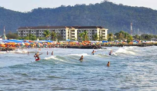 Obyek Wisata Pantai Padang