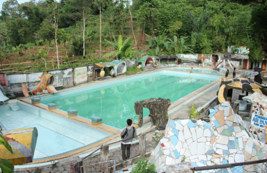 Obyek Wisata Pemandian Oleng Sibutong di jember, 1. Tempat Wisata Pantai Pasir Putih Malikan (Papuma) Jember, 2. Tempat Wisata Pantai Watu Ulo Jember, 3. Tempat Wisata Keluarga Pantai Bandealit di Jember, 4. Tempat Wisata Pantai Puger di Jember, 5. Obyek Wisata Keluarga Tiara Waterpark di Jember, 6. Objek Wisata Keluarga Pemandian Kebon Agung di Jember, 7. Tempat Wisata Edukasi Taman Botani Jember, 8. Wahana Liburan Seru Waterboom Niagara di Jember, 9. Destinasi Wisata Populer Kawasan Puncak Rembangan di Jember, 10. Tempat Wisata Alam Air Terjun Tancak di Jember, 11. Tujuan Wisata Keluarga Pemandian Patemon di Jember, 12. Tempat Wisata Sejarah Situs Duplang di Jember, 13. Obyek Wisata Pantai Paseban di Jember, 14. Obyek Wisata Pemandian Rembangan di Jember, 15. Obyek Wisata Menarik Loko Lori di Jember, 16. Tempat Wisata Alam Air Terjun Antrokan di Jember, 17. Kafe Kolong di Jember, 18. Obyek Wisata Bedadung di Jember (Sudah Tutup), 19. Wisata ke Perkebunan Teh Gunung Gambir di Jember, 20. Obyek Wisata Pemandian Oleng Sibutong di jember, 21. Kimo Swimming Pool, 22. Air Terjun Manggisan, 23. Air Terjun Sumber Salak, 24. Pantai Payangan, 25. Pantai Rowo Cangak, 26. Pantai Teluk Love, 27. Agrowisata Tembakau, 28. Wisata Agro Glantangan, 29. Dira Park, 30. Agrowisata Mumbul Garden Jember, 31. Taman Nasional Meru Betiri, 32. Museum Tembakau Jember, 33. Pabrik Kopi Gumitir Jember, 34. Pulau Nusa Barong Jember, 35. Agrowisata Kopi dan Kakao, 36. Air Terjun Watu Ombo, 37. Air Terjun Lereng Raung, 38. Air Terjun Sumber Salak, 39. Taman Galaxy, 40. Bukit SJ 88, 41. Air Terjun Mandigu, 42. Goa Jepang