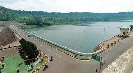 Obyek Wisata keluarga Waduk Cirata, 1. Air Terjun Curug Cipurut, 2. Situ Wanayasa Purwakarta, 3. Waduk Jatiluhur, 4. Wisata Taman Air Mancur Sribaduga Situ Buleud, 5. Obyek Wisata keluarga Waduk Cirata, 6. Jatiluhur Water World, 7. Wisata Alam Sumber Air panas Ciracas, 8. Wisata Giri Tirta Kahuripan, 9. Sentra Pembuatan Keramik Plered, 10. Wisata Desa Sajuta Batu, 11. Wisata KulinerSate Maranggi, 12. Gedung Negara dan Gedung Karesidenan, 13. Obyek Wisata Goa Jepang, 14. Goa Belanda, 15. Kampung Panenjoan, 16. Skylodge Padjadjaran Anyar, 17. Taman Batu Cijanun, 18. Saung Manglid, 19. Sungai Cidomas, 20. Cikao Waterpark, 21. Urban Farming, 22. Gunung Lembu, 23. Kampung Sadang, 24. Bukit Katumbiri, 25. Pasir Langlang Panyawangan, 26. Museum Galeri Wayang, 27. Bale Panyawangan Diorama Nusantara & Bale Panyawangan Diorama Purwakarta, 28. Green Valley Waterpark, 29. Kuburan Kereta Api Stasiun Purwakarta, 30. Gunung Bongkok, 31. Gunung Parang, 32. Kampung Wisata Tajur, 33. Curug Tilu, 34. Kuya Maranggi Waterpark, 35. Hidden Valley Hills, 36. Tebing Boyer, 37. Tanjakan Cinta, 38. Parang Gombong, 39. Wanakula Camp, 40. Bale Indung Rahayu, 41. Curug Suhada, 42. Curug Cisomang, 43. The Colorville at Alam Sari Wates