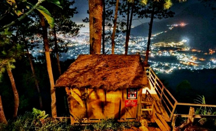 Omah kayu Malang, 1. Wisata Pantai Batu Bengkung Malang, 2. Wisata Batu Night Spectacular (BNS) Malang, 3. Wisata Jatim Park 1, 4. Wahana Wisata Jatim Park 2 Malang, 5. Alun-alun kota Malang, 6. Wisata Petik Apel Malang, 7. Masjid Tiban Malang, 8. Wisata Alam Air Terjun Coban Rondo Malang, 9. Wahana Wisata Eco Green Park Malang, 10. Wisata Museum Angkut Malang, 11. Wisata Pulau Sempu Malang, 12. Wisata Pantai Balekambang Malang, 13. Objek Wisata Bendungan Karangkates Malang, 14. Wahana Wisata Wendit Water Park Malang, 15. Tempat wisata Alam Selecta Malang, 16. Objek Wisata Agrowisata Wonosari Malang, 17. Wahana Wisata Taman Rekreasi Sengkaling Malang, 18. Wisata Kuliner dan Edukasi di Inggil Museum Resto Malang, 19. Wisata Alam Menikmati Kecantikan Alam Ala Omah kayu Malang, 20. Objek Wisata Uji Adrenalin Wisata Paralayang Malang, 21. Wisata Alam 7 Air Terjun Sumber Pitu Malang, 22. Berwisata Menikmati Keperawanan Pantai Sipelot Malang, 23. Tempat Wisata Edukasi Museum Kesehatan Jiwa Malang, 24. Wisata Alam Sumber Air Krabyakan Malang, 25. Wisata Pantai Ngliyep nan Indah di Malang, 26. Wisata Sejarah di Museum D’Topeng Malang, 27. Objek Wisata Panen Madu di Agro Tawon Rimba Raya Malang, 28. Wisata Sejarah Gerbong Maut di Museum Brawijaya Malang, 29. Wisata Edukasi Museum Malang Tempo Doeloe, 30. Objek Wisata Pemandian Air Panas Cangar Batu Malang, 31. Objek Wisata Secret zoo Kebun Binatang Batu Malang, 32. Tempat Wisata Kuliner Es Krim Legendaris di Toko Oen Malang, 33. Mata Air Sumber Sirah, 34. Coban Nirwana atau Coban Mbok Karimah, 35. Pemandian Kalireco Lawang, 36. Teluk Bidadari, 37. Banyu Anjlok, 38. Wisata Tubing Wringinanom, 39. Coban Tundo, 40. Pantai Kedung Celeng, 41. Air Terjun Coban Pelangi, 42. Gua Lo Bangi, 43. Ndayung Rafting, 44. Waduk Selorejo Malang, 45. Pantai Tiga Warna Malang, 46. Teluk Kletekan Malang, 47. Pantai Lenggoksono Malang, 48. Pantai Bajul Mati Malang, 49. Jawa Timur Park 3, 50. Kampung Warna Warni Jodipan, 51. Candi Badut, 51. Sumber Jenon, 52. Wisata Pujon Kidul, 53. Pantai Sendang Biru, 54. Hawai Waterpark, 55. Pura Luhur Giri Arjuno, 56. Museum Tubuh, 57. Kusuma Waterpark, 58. Candi Songgoriti, 59. Taman Singha Merjosari, 60. Taman Kelinci, 61. Candi Singosari, 62. Pura Luhur Giri Arjuno, 63. Masjid Agung Malang, 64. Masjid Annur Batu, 65. Coban Rais, 66. River Tubing di Sungai Amprong, 67. Sumber Maron, 68. Coban Jahe, 69. Coban Talun, 70. Coban Parang Tejo, 71. Coban Gintung, 72. Coban Sewu, 73. Coban Putri, 74. Rafting Kaliwatu, 75. Sumber Taman, 76. Bukit Bulu, 77. De Tjangkul Batu, 78. Taman Labirin Coban Rondo, 79. Bukit Binglis, 80. Bukit Cinta, 81. Bukit Bintang, 82. Bukit Teletubbies, 83. Bukit Asmoro, 84. Bukit Budug Asu, 85. Pantai Banyu Meneng, 86. Pantai Selok, 87. Pantai Sendiki, 88. Pantai Goa Cina, 89. Pantai Sendang Biru, 90. Pantai Watu Leter, 91. Pantai Wedi Awu, 92. Pantai Jonggring Saloko, 93. Pantai Wedi Putih, 94. Pantai Bangsong, 95. Pantai Teluk Asmoro, 96. Pantai Telok, 97. Pantai Parang Dowo, 98. Pantai Jolangkung, 99. Pantai Tomen