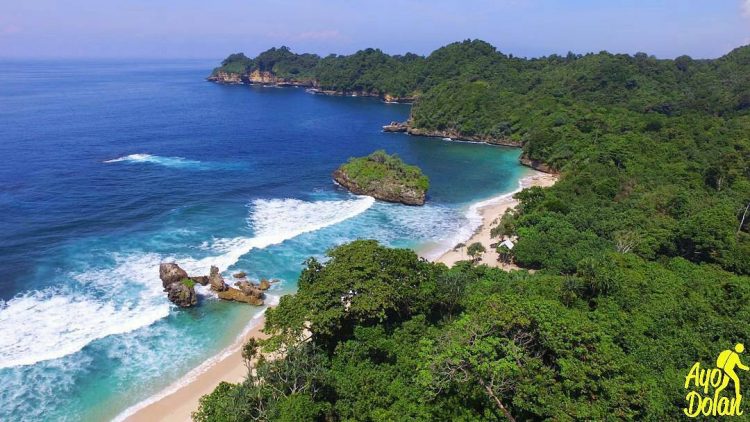 Pantai Banyu Meneng via Ig @ayodolan, 1. Wisata Pantai Batu Bengkung Malang, 2. Wisata Batu Night Spectacular (BNS) Malang, 3. Wisata Jatim Park 1, 4. Wahana Wisata Jatim Park 2 Malang, 5. Alun-alun kota Malang, 6. Wisata Petik Apel Malang, 7. Masjid Tiban Malang, 8. Wisata Alam Air Terjun Coban Rondo Malang, 9. Wahana Wisata Eco Green Park Malang, 10. Wisata Museum Angkut Malang, 11. Wisata Pulau Sempu Malang, 12. Wisata Pantai Balekambang Malang, 13. Objek Wisata Bendungan Karangkates Malang, 14. Wahana Wisata Wendit Water Park Malang, 15. Tempat wisata Alam Selecta Malang, 16. Objek Wisata Agrowisata Wonosari Malang, 17. Wahana Wisata Taman Rekreasi Sengkaling Malang, 18. Wisata Kuliner dan Edukasi di Inggil Museum Resto Malang, 19. Wisata Alam Menikmati Kecantikan Alam Ala Omah kayu Malang, 20. Objek Wisata Uji Adrenalin Wisata Paralayang Malang, 21. Wisata Alam 7 Air Terjun Sumber Pitu Malang, 22. Berwisata Menikmati Keperawanan Pantai Sipelot Malang, 23. Tempat Wisata Edukasi Museum Kesehatan Jiwa Malang, 24. Wisata Alam Sumber Air Krabyakan Malang, 25. Wisata Pantai Ngliyep nan Indah di Malang, 26. Wisata Sejarah di Museum D’Topeng Malang, 27. Objek Wisata Panen Madu di Agro Tawon Rimba Raya Malang, 28. Wisata Sejarah Gerbong Maut di Museum Brawijaya Malang, 29. Wisata Edukasi Museum Malang Tempo Doeloe, 30. Objek Wisata Pemandian Air Panas Cangar Batu Malang, 31. Objek Wisata Secret zoo Kebun Binatang Batu Malang, 32. Tempat Wisata Kuliner Es Krim Legendaris di Toko Oen Malang, 33. Mata Air Sumber Sirah, 34. Coban Nirwana atau Coban Mbok Karimah, 35. Pemandian Kalireco Lawang, 36. Teluk Bidadari, 37. Banyu Anjlok, 38. Wisata Tubing Wringinanom, 39. Coban Tundo, 40. Pantai Kedung Celeng, 41. Air Terjun Coban Pelangi, 42. Gua Lo Bangi, 43. Ndayung Rafting, 44. Waduk Selorejo Malang, 45. Pantai Tiga Warna Malang, 46. Teluk Kletekan Malang, 47. Pantai Lenggoksono Malang, 48. Pantai Bajul Mati Malang, 49. Jawa Timur Park 3, 50. Kampung Warna Warni Jodipan, 51. Candi Badut, 51. Sumber Jenon, 52. Wisata Pujon Kidul, 53. Pantai Sendang Biru, 54. Hawai Waterpark, 55. Pura Luhur Giri Arjuno, 56. Museum Tubuh, 57. Kusuma Waterpark, 58. Candi Songgoriti, 59. Taman Singha Merjosari, 60. Taman Kelinci, 61. Candi Singosari, 62. Pura Luhur Giri Arjuno, 63. Masjid Agung Malang, 64. Masjid Annur Batu, 65. Coban Rais, 66. River Tubing di Sungai Amprong, 67. Sumber Maron, 68. Coban Jahe, 69. Coban Talun, 70. Coban Parang Tejo, 71. Coban Gintung, 72. Coban Sewu, 73. Coban Putri, 74. Rafting Kaliwatu, 75. Sumber Taman, 76. Bukit Bulu, 77. De Tjangkul Batu, 78. Taman Labirin Coban Rondo, 79. Bukit Binglis, 80. Bukit Cinta, 81. Bukit Bintang, 82. Bukit Teletubbies, 83. Bukit Asmoro, 84. Bukit Budug Asu, 85. Pantai Banyu Meneng, 86. Pantai Selok, 87. Pantai Sendiki, 88. Pantai Goa Cina, 89. Pantai Sendang Biru, 90. Pantai Watu Leter, 91. Pantai Wedi Awu, 92. Pantai Jonggring Saloko, 93. Pantai Wedi Putih, 94. Pantai Bangsong, 95. Pantai Teluk Asmoro, 96. Pantai Telok, 97. Pantai Parang Dowo, 98. Pantai Jolangkung, 99. Pantai Tomen