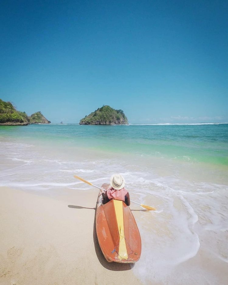 Pantai Gatra via IG @nindiaputrisuhari, 1. Wisata Pantai Batu Bengkung Malang, 2. Wisata Batu Night Spectacular (BNS) Malang, 3. Wisata Jatim Park 1, 4. Wahana Wisata Jatim Park 2 Malang, 5. Alun-alun kota Malang, 6. Wisata Petik Apel Malang, 7. Masjid Tiban Malang, 8. Wisata Alam Air Terjun Coban Rondo Malang, 9. Wahana Wisata Eco Green Park Malang, 10. Wisata Museum Angkut Malang, 11. Wisata Pulau Sempu Malang, 12. Wisata Pantai Balekambang Malang, 13. Objek Wisata Bendungan Karangkates Malang, 14. Wahana Wisata Wendit Water Park Malang, 15. Tempat wisata Alam Selecta Malang, 16. Objek Wisata Agrowisata Wonosari Malang, 17. Wahana Wisata Taman Rekreasi Sengkaling Malang, 18. Wisata Kuliner dan Edukasi di Inggil Museum Resto Malang, 19. Wisata Alam Menikmati Kecantikan Alam Ala Omah kayu Malang, 20. Objek Wisata Uji Adrenalin Wisata Paralayang Malang, 21. Wisata Alam 7 Air Terjun Sumber Pitu Malang, 22. Berwisata Menikmati Keperawanan Pantai Sipelot Malang, 23. Tempat Wisata Edukasi Museum Kesehatan Jiwa Malang, 24. Wisata Alam Sumber Air Krabyakan Malang, 25. Wisata Pantai Ngliyep nan Indah di Malang, 26. Wisata Sejarah di Museum D’Topeng Malang, 27. Objek Wisata Panen Madu di Agro Tawon Rimba Raya Malang, 28. Wisata Sejarah Gerbong Maut di Museum Brawijaya Malang, 29. Wisata Edukasi Museum Malang Tempo Doeloe, 30. Objek Wisata Pemandian Air Panas Cangar Batu Malang, 31. Objek Wisata Secret zoo Kebun Binatang Batu Malang, 32. Tempat Wisata Kuliner Es Krim Legendaris di Toko Oen Malang, 33. Mata Air Sumber Sirah, 34. Coban Nirwana atau Coban Mbok Karimah, 35. Pemandian Kalireco Lawang, 36. Teluk Bidadari, 37. Banyu Anjlok, 38. Wisata Tubing Wringinanom, 39. Coban Tundo, 40. Pantai Kedung Celeng, 41. Air Terjun Coban Pelangi, 42. Gua Lo Bangi, 43. Ndayung Rafting, 44. Waduk Selorejo Malang, 45. Pantai Tiga Warna Malang, 46. Teluk Kletekan Malang, 47. Pantai Lenggoksono Malang, 48. Pantai Bajul Mati Malang, 49. Jawa Timur Park 3, 50. Kampung Warna Warni Jodipan, 51. Candi Badut, 51. Sumber Jenon, 52. Wisata Pujon Kidul, 53. Pantai Sendang Biru, 54. Hawai Waterpark, 55. Pura Luhur Giri Arjuno, 56. Museum Tubuh, 57. Kusuma Waterpark, 58. Candi Songgoriti, 59. Taman Singha Merjosari, 60. Taman Kelinci, 61. Candi Singosari, 62. Pura Luhur Giri Arjuno, 63. Masjid Agung Malang, 64. Masjid Annur Batu, 65. Coban Rais, 66. River Tubing di Sungai Amprong, 67. Sumber Maron, 68. Coban Jahe, 69. Coban Talun, 70. Coban Parang Tejo, 71. Coban Gintung, 72. Coban Sewu, 73. Coban Putri, 74. Rafting Kaliwatu, 75. Sumber Taman, 76. Bukit Bulu, 77. De Tjangkul Batu, 78. Taman Labirin Coban Rondo, 79. Bukit Binglis, 80. Bukit Cinta, 81. Bukit Bintang, 82. Bukit Teletubbies, 83. Bukit Asmoro, 84. Bukit Budug Asu, 85. Pantai Banyu Meneng, 86. Pantai Selok, 87. Pantai Sendiki, 88. Pantai Goa Cina, 89. Pantai Sendang Biru, 90. Pantai Watu Leter, 91. Pantai Wedi Awu, 92. Pantai Jonggring Saloko, 93. Pantai Wedi Putih, 94. Pantai Bangsong, 95. Pantai Teluk Asmoro, 96. Pantai Telok, 97. Pantai Parang Dowo, 98. Pantai Jolangkung, 99. Pantai Tomen