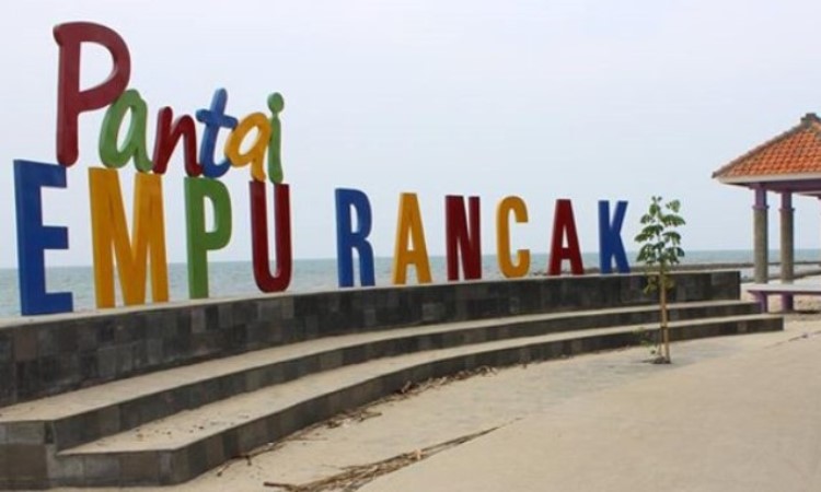 Pantai Empu Rancak via Wikipedia, 1. Pantai Bandengan (Pantai Tirto Samudro), 2. Wisata Karimun Jawa , 3. Pantai Kartini, 4. Benteng Portugis , 5. Museum R.A. Kartini , 6. Jepara Ocean Park, 7. Air Terjun Songgolangit, 8. Pantai Teluk Awur , 9. Pantai Blebak Jepara, 10. Pantai Gua Manik, 11. Pantai Ombak Mati, 12. Pantai Pungkruk, 13. Tiara Park Waterbom, 14. Pantai Empu Rancak, 15. Taman Kerang, 16. Bukit Bejagan, 17. Air Terjun Banyu Anjlok, 18. Air Terjun Setatah, 19. Air Terjun Dong Paso, 20. Akar Seribu Plajan, 21. Puncak Distoroto, 22. Hutan Wisata Sreni Indah, 23. Bukit Ragas, 24. Puncak Jehan, 25. Pantai Punuk Sapi, 26. Air Terjun Gembong, 27. Hutan Pinus Setro Batealit, 28. Pantai Tegalsambi, 29. Air Terjun Sumenep, 30. Pulau Panjang, 31. PANTAI PRAWEHAN, 32. Pantai Kampung Prau, 33. Rainbow Adventure Park Jepara, 34. Pertapaan Ratu Kalinyamat , 35. Air Terjun Jurang Nganten, 36. Pulau Mandalika Jepara, 37. Wisata Danau Blingoh, 38. Wisata Religi Masjid Mantingan , 39. Air Terjun Grinjingan Dowo, 40. Goa Tritip, 41. Wisata Sejarah ke Candi Bubrah, 42. Kampung Batik Kembangmulyo
