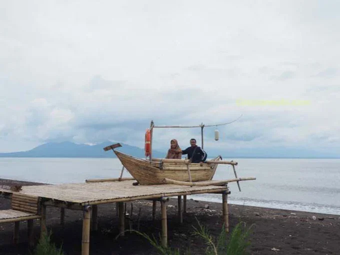 Pantai Kedung Derus