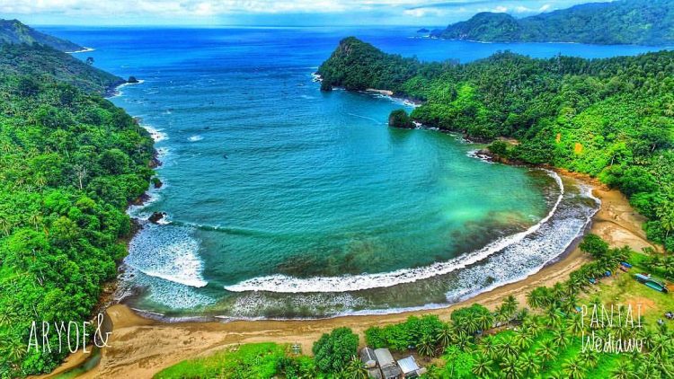 Pantai Wedi Awu via Aryoe&, 1. Wisata Pantai Batu Bengkung Malang, 2. Wisata Batu Night Spectacular (BNS) Malang, 3. Wisata Jatim Park 1, 4. Wahana Wisata Jatim Park 2 Malang, 5. Alun-alun kota Malang, 6. Wisata Petik Apel Malang, 7. Masjid Tiban Malang, 8. Wisata Alam Air Terjun Coban Rondo Malang, 9. Wahana Wisata Eco Green Park Malang, 10. Wisata Museum Angkut Malang, 11. Wisata Pulau Sempu Malang, 12. Wisata Pantai Balekambang Malang, 13. Objek Wisata Bendungan Karangkates Malang, 14. Wahana Wisata Wendit Water Park Malang, 15. Tempat wisata Alam Selecta Malang, 16. Objek Wisata Agrowisata Wonosari Malang, 17. Wahana Wisata Taman Rekreasi Sengkaling Malang, 18. Wisata Kuliner dan Edukasi di Inggil Museum Resto Malang, 19. Wisata Alam Menikmati Kecantikan Alam Ala Omah kayu Malang, 20. Objek Wisata Uji Adrenalin Wisata Paralayang Malang, 21. Wisata Alam 7 Air Terjun Sumber Pitu Malang, 22. Berwisata Menikmati Keperawanan Pantai Sipelot Malang, 23. Tempat Wisata Edukasi Museum Kesehatan Jiwa Malang, 24. Wisata Alam Sumber Air Krabyakan Malang, 25. Wisata Pantai Ngliyep nan Indah di Malang, 26. Wisata Sejarah di Museum D’Topeng Malang, 27. Objek Wisata Panen Madu di Agro Tawon Rimba Raya Malang, 28. Wisata Sejarah Gerbong Maut di Museum Brawijaya Malang, 29. Wisata Edukasi Museum Malang Tempo Doeloe, 30. Objek Wisata Pemandian Air Panas Cangar Batu Malang, 31. Objek Wisata Secret zoo Kebun Binatang Batu Malang, 32. Tempat Wisata Kuliner Es Krim Legendaris di Toko Oen Malang, 33. Mata Air Sumber Sirah, 34. Coban Nirwana atau Coban Mbok Karimah, 35. Pemandian Kalireco Lawang, 36. Teluk Bidadari, 37. Banyu Anjlok, 38. Wisata Tubing Wringinanom, 39. Coban Tundo, 40. Pantai Kedung Celeng, 41. Air Terjun Coban Pelangi, 42. Gua Lo Bangi, 43. Ndayung Rafting, 44. Waduk Selorejo Malang, 45. Pantai Tiga Warna Malang, 46. Teluk Kletekan Malang, 47. Pantai Lenggoksono Malang, 48. Pantai Bajul Mati Malang, 49. Jawa Timur Park 3, 50. Kampung Warna Warni Jodipan, 51. Candi Badut, 51. Sumber Jenon, 52. Wisata Pujon Kidul, 53. Pantai Sendang Biru, 54. Hawai Waterpark, 55. Pura Luhur Giri Arjuno, 56. Museum Tubuh, 57. Kusuma Waterpark, 58. Candi Songgoriti, 59. Taman Singha Merjosari, 60. Taman Kelinci, 61. Candi Singosari, 62. Pura Luhur Giri Arjuno, 63. Masjid Agung Malang, 64. Masjid Annur Batu, 65. Coban Rais, 66. River Tubing di Sungai Amprong, 67. Sumber Maron, 68. Coban Jahe, 69. Coban Talun, 70. Coban Parang Tejo, 71. Coban Gintung, 72. Coban Sewu, 73. Coban Putri, 74. Rafting Kaliwatu, 75. Sumber Taman, 76. Bukit Bulu, 77. De Tjangkul Batu, 78. Taman Labirin Coban Rondo, 79. Bukit Binglis, 80. Bukit Cinta, 81. Bukit Bintang, 82. Bukit Teletubbies, 83. Bukit Asmoro, 84. Bukit Budug Asu, 85. Pantai Banyu Meneng, 86. Pantai Selok, 87. Pantai Sendiki, 88. Pantai Goa Cina, 89. Pantai Sendang Biru, 90. Pantai Watu Leter, 91. Pantai Wedi Awu, 92. Pantai Jonggring Saloko, 93. Pantai Wedi Putih, 94. Pantai Bangsong, 95. Pantai Teluk Asmoro, 96. Pantai Telok, 97. Pantai Parang Dowo, 98. Pantai Jolangkung, 99. Pantai Tomen