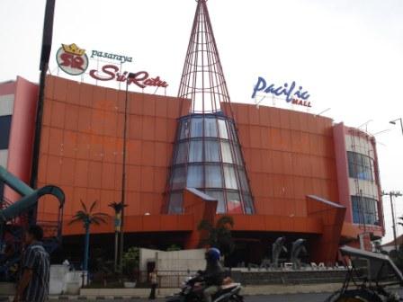 Pacific Mall Tegal, 1. Pemandian Air Panas Guci, 2. Pantai Purwahamba Indah, 3. Tirta Waduk Cacaban , 4. Agro Wisata Loco Antik , 5. Curug Cantel Bumijawa, 6. Curug Putri , 7. Pantai Alam Indah, 8. Bahari Waterpark Tegal, 9. Wana Wisata Clirit View, 10. Rita Park, 11. Alun-alun Kota Tegal, 12. Taman Rakyat Slawi Ayu, 13. Guci Forest, 14. Sulaku Bumijawa Park, 15. Taman Anggrek Tuwel Guci, 16. Guciku Hot Waterboom, 17. The Baron Hill of Guci, 18. Waterboom Yogya, 19. Konsorsium Rumah Wayang, 20. Bukit Goa Lawa atau Bukit Batu Agung, 21. Danau Beko Margasari, 22. Jembatan Gantung Danawarih, 23. Kawasan Konservasi Karang Jeruk, 24. Wisata Kesehatan Jamu (WKJ) Kalibakung, 25. Monumen Bahari, 26. Curug Pitu Margasari, 27. Situs Manusia Purba Semedo, 28. Pantai Muarareja Indah, 29. Taman Poci, 30. Curug Jejeg, 31. Curug Luhur, 32. Curug Kembar, 33. Kolam Renang Samudra Slawi, 34. Bukit Rangkok Pagerwangi, 35. Kebun Melati Maribaya, 36. Curug Penganten, 37. Pacific Mall, 38. Bukit Bintang Guci, 39. Curug Sentul Cawitali, 40. Curug Jedor Guci, 41. Curug Longan, 42. Kolam Renang Hj. Muriyah Slawi, 43. Telaga Air Cempaka, 44. Gunung Tanjung