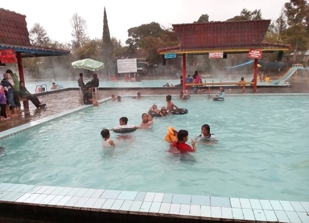 Pemandian Air Panas Ciwalini, 1. Gunung Tangkuban Perahu, 2. Trans Studio Bandung, 3. Wisata Kawah Putih Ciwidey, 4. Curug Dago di Bandung, 5. Wisata Belanja Pasar Baru di Bandung, 6. Wisata Edukasi Observatorium Bosscha di Bandung, 7. Wisata Alam Danau Situ Patenggang di Bandung, 8. Wisata Air Panas Ciater, 9. Wisata Kampung Gajah di Bandung (Tutup Permanen), 10. Tempat Wisata Kebun Binatang di Bandung, 11. Wisata Rumah Mode Bandung, 12. Wisata Seni Saung Angklung Udjo Di Bandung, 13. Wisata Edukasi Museum Geologi Bandung, 14. Paskal Food Market, 15. Rumah Strawberry Ciwidey, 16. Cihampelas Walk, 17. Museum Konferensi Asia Afrika, 18. Museum Sri Baduga Bandung, 19. Taman Lalu Lintas Ade Irma Suryani, 20. Kolam Renang Karang Setra, 21. Taman Wisata Alam Maribaya, 22. Kawasan Punclut Bandung Utara, 23. Kebun Bunga Cihideung, 24. Tempat Wisata De’Ranch, 25. Wisata Kuliner Floating Market, 26. Perkebunan Teh Rancabali, 27. Wisata Air Panas Ciwalini, 28. Wisata Bumi Perkemahan Ranca Upas, 29. Little Seoul Bandung, 30. Dusun Bambu Lembang, 31. Taman Hutan Raya Ir Djuanda, 32. Curug Upas, 33. Ciwidey Valley Resort, 34. Sendang Kahuripan, 35. Situ Cileunca, 36. Taman Balai Kota, 37. Gunung Puntang, 38. Stone Garden, 39. Chinatown Bandung, 40. Bird Pavilion, 41. Curug Malela, 42. Tebing Keraton, 43. Puncak Bintang, 44. Amazing Art World, 45. Street Gourmet, 46. Curug Cimahi, 47. Tafso Barn, 48. Sanghyang Heuleut, 49. The Great Asia Afrika, 50. Tebing Citatah, 51. Jalan Braga, 52. D’Dieuland, 53. Jembatan Kereta Api Cikudapateuh Ciwidey, 54. Upside Down World Bandung, 55. Orchid Forest Cikole, 56. Kebun Teh Sukawana, 57. Kampoeng Tulip, 58. Kampung Pasir Ipis, 59. Kebun Bunga Begonia, 60. Wisata Grafika Cikole, 61. Pine Forest Camp Lembang, 62. The Lodge Maribaya, 63. Farm House Susu Lembang, 64. Glamping Lakeside, 65. Curug Keraton Cibodas, 66. Curug Layung Lembang, 67. Curug Tilu Leuwi Opat, 68. Jendela Alam, 69. Ciwangun Indah Camp (CIC) Lembang, 70. Taman Miniatur Kereta Api, 71. Lereng Anteng Panoramic Coffee, 72. Gunung Putri Lembang, 73. Kawasan Berkuda Ganesha H Equestrian, 74. Bukit Labyrinth Ganesha H Equestrian, 75. Bukit Pangjebolan Lembang, 76. Argowisata Kawah Rengganis, 77. Pemandian Air Panas Ciwalini, 78. Curug Cipanji Bandung, 79. Wisata Air Curug Tilu, 80. Bukit Jamur Rancabolang Ciwidey, 81. Barusen Hills, 82. Kampung Cai Rancaupas, 83. Bumi Perkemahan Ranca Cangkuang, 84. Cimanggu Hot Spring & Cottage, 85. Taman Kelinci Ciwidey, 86. Danau eMTe Highland Resort, 87. Green Hill Park TWA Cimanggu