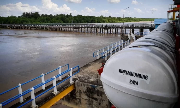 Pelabuhan Tanjung Api-Api, 1. Obyek Wisata Jembatan Ampera dan Sungai Musi di Palembang, 2. Tempat Wisata Religi Masjid Cheng Hoo Palembang, 3. Obyek Wisata Bukit Siguntang di Palembang, 4. Tempat Wisata Sejarah Museum Sultan Mahmud Badaruddin II Palembang, 5. Tempat Wisata Sejarah Benteng Kuto Besak di Palembang, 6. Wisata Religi Masjid Agung Sultan Mahmud Badaruddin I Palembang, 7. Objek Wisata Gedung Kantor Walikota Palembang, 8. Tempat Wisata Keluarga Kembang Iwak Family Park di Palembang, 9. Tempat Wisata Alam Hutan Punti Kayu di Palembang, 10. Tempat Wisata Sejarah Taman Purbakala Kerajaan Sriwijaya di Palembang, 11. Tempat Wisata Kuliner Kampung Kapitan di Palembang, 12. Objek Wisata Monumen perjuangan rakyat Palembang, 13. Obyek Wisata Pulau Kemaro di Palembang, 14. Tempat Wisata Alam Air Terjun Lematang Indah , 15. Obyek Wisata Gunung Dempo, 16. Tempat Wisata Alam Air Terjun Bidadari di Lahat, 17. Obyek Wisata Alam Air Terjun Maung (Curup Maung), 18. Tempat Wisata Kuliner Terkenal Martabak HAR di Palembang, 19. Tempat Wisata Kuliner Pempek Candy di Palembang, 20. Tempat Wisata Kuliner Pempek SAGA di Palembang, 21. Arung Jeram Sungai Manna, 22. Waterboom OPI Jakabaring, 23. The Amanzi Waterpark CitraGrand City, 24. Fantasy Island Palembang, 25. Danau Ranau, 26. Kolam Renang Lumban Tirta, 27. Museum Negeri Balaputra Dewa, 28. Kampung Arab Palembang, 29. Rumah Rakit Sungai Musi, 30. Palembang Bird Park, 31. Pelabuhan Tanjung Api-Api, 32. Masjid Lawang Kidul, 33. Tangga 2001, 34. Tugu Belido, 35. Kopi Roda, 36. Bayt Al-Quran Raksasa, 37. Sungai Gerong, 38. Goa Putri, 39. Sekanak Sidewalk, 40. Danau OPI, 41. Museum Tekstil Palembang, 42. Waterpark Danau Tanah Mas, 43. Taman Pelangi, 44. Bukit Golf, 45. Klenteng Chandra Nadi, 46. G Art Studio, 47. Pulau Maspari, 48. Gelora Sriwijaya, 49. Warung Apung Sungai Musi, 50. Air Terjun Kematang Indah, 51. Kebun Teh Dempo